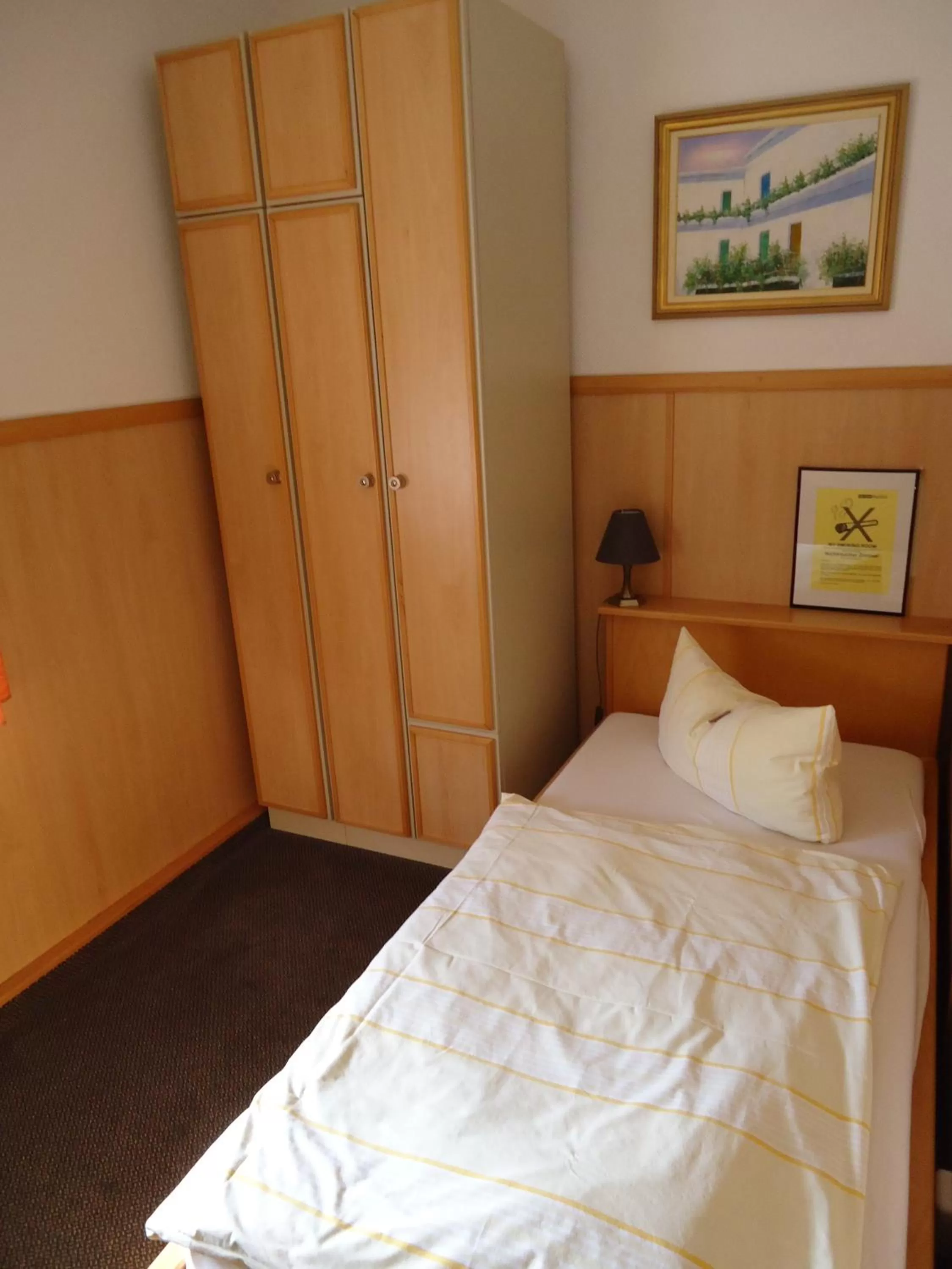 Bed in Cityhotel Magdeburg