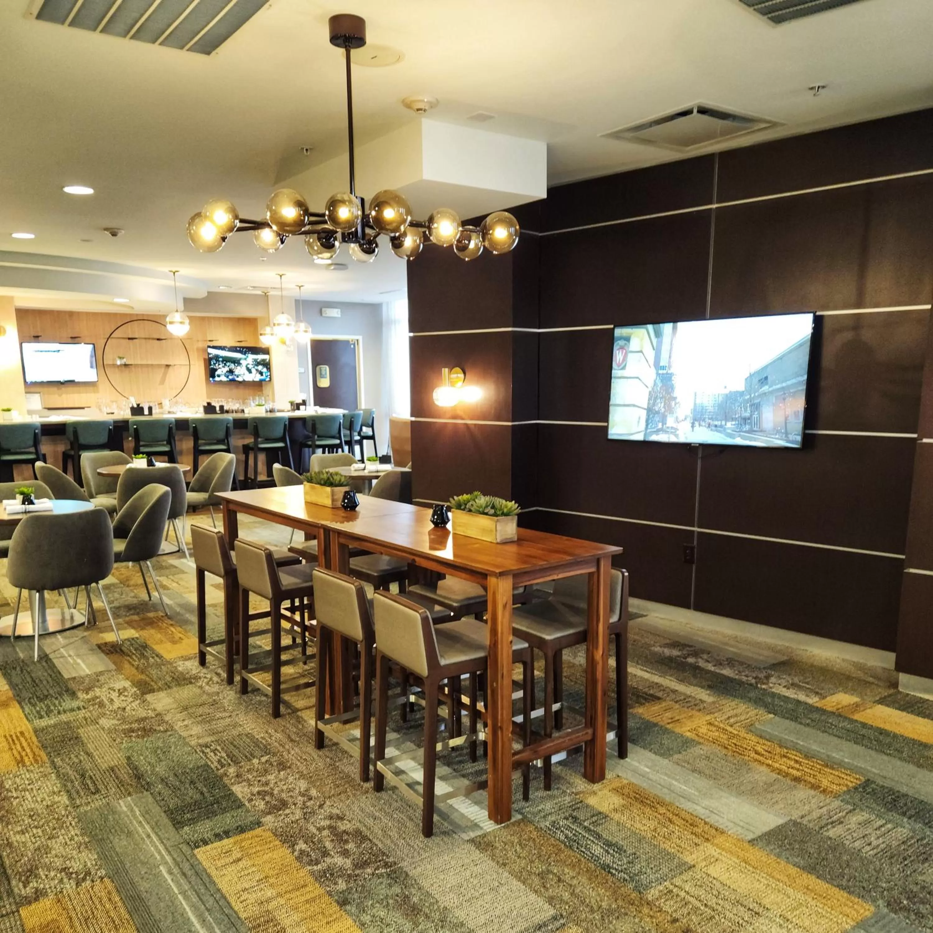 Restaurant/places to eat in Cambria Hotel Madison East