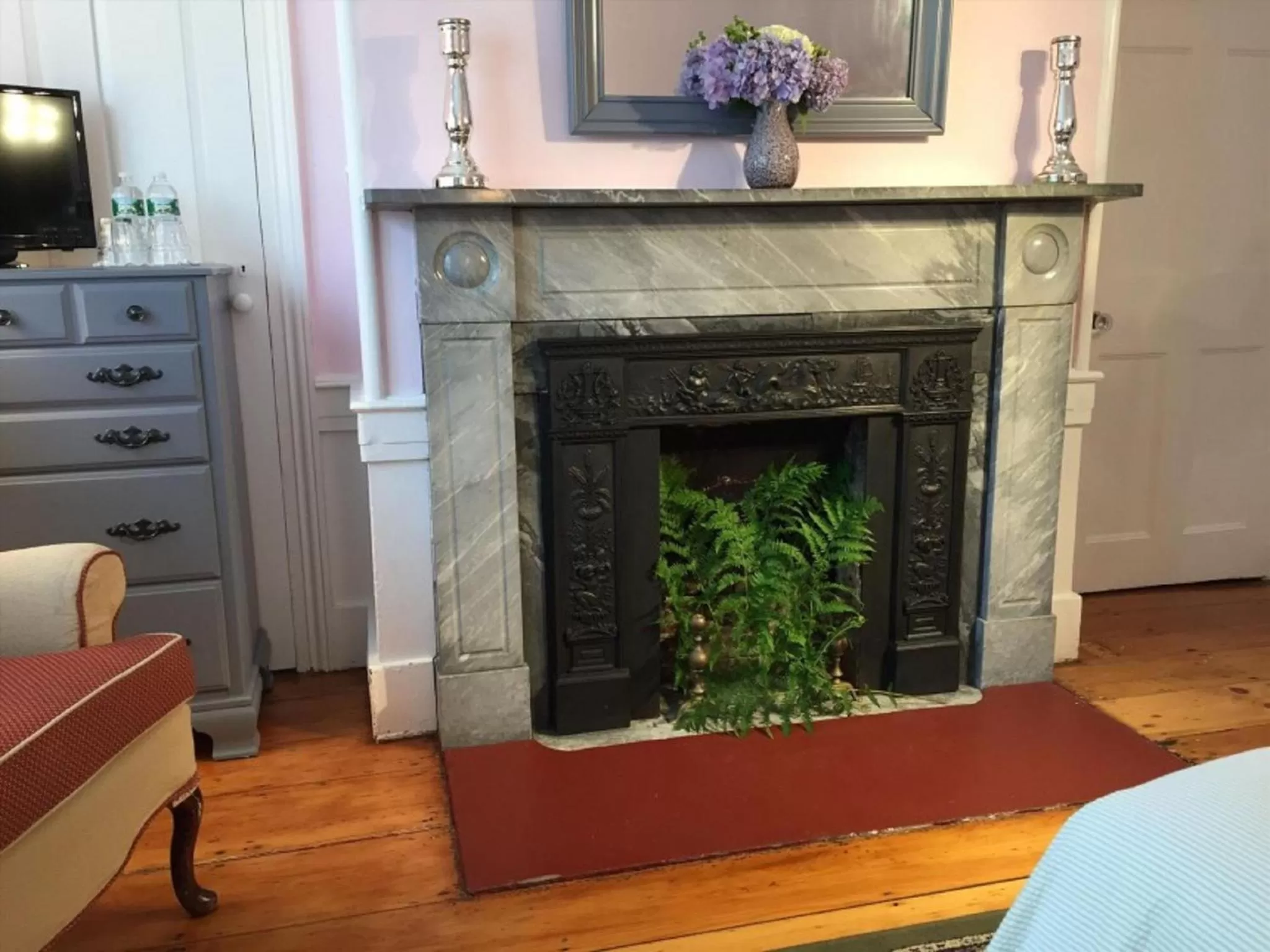 Decorative detail in Village Inn