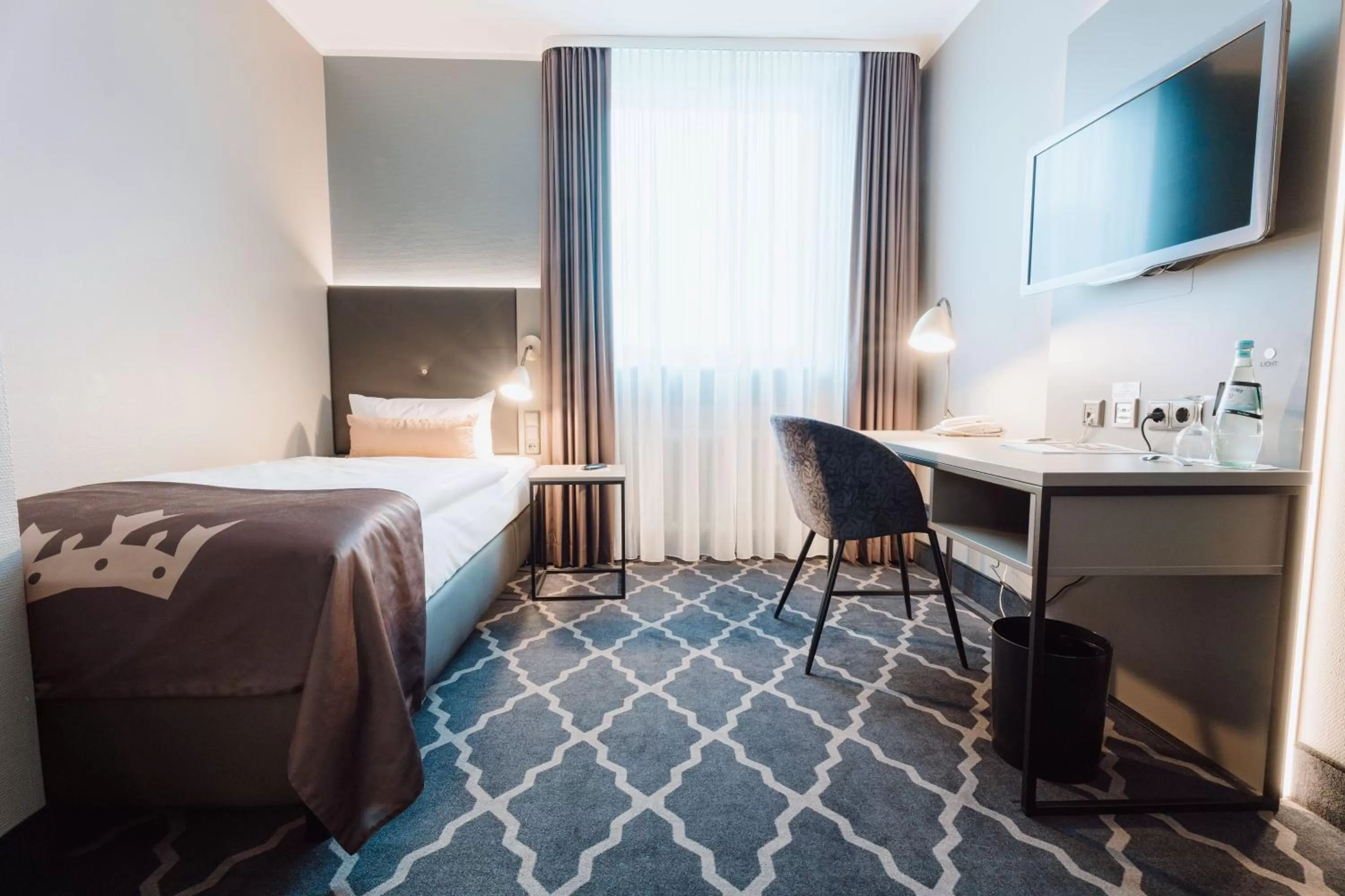 Photo of the whole room, Bed in Hotel Kaiserhof