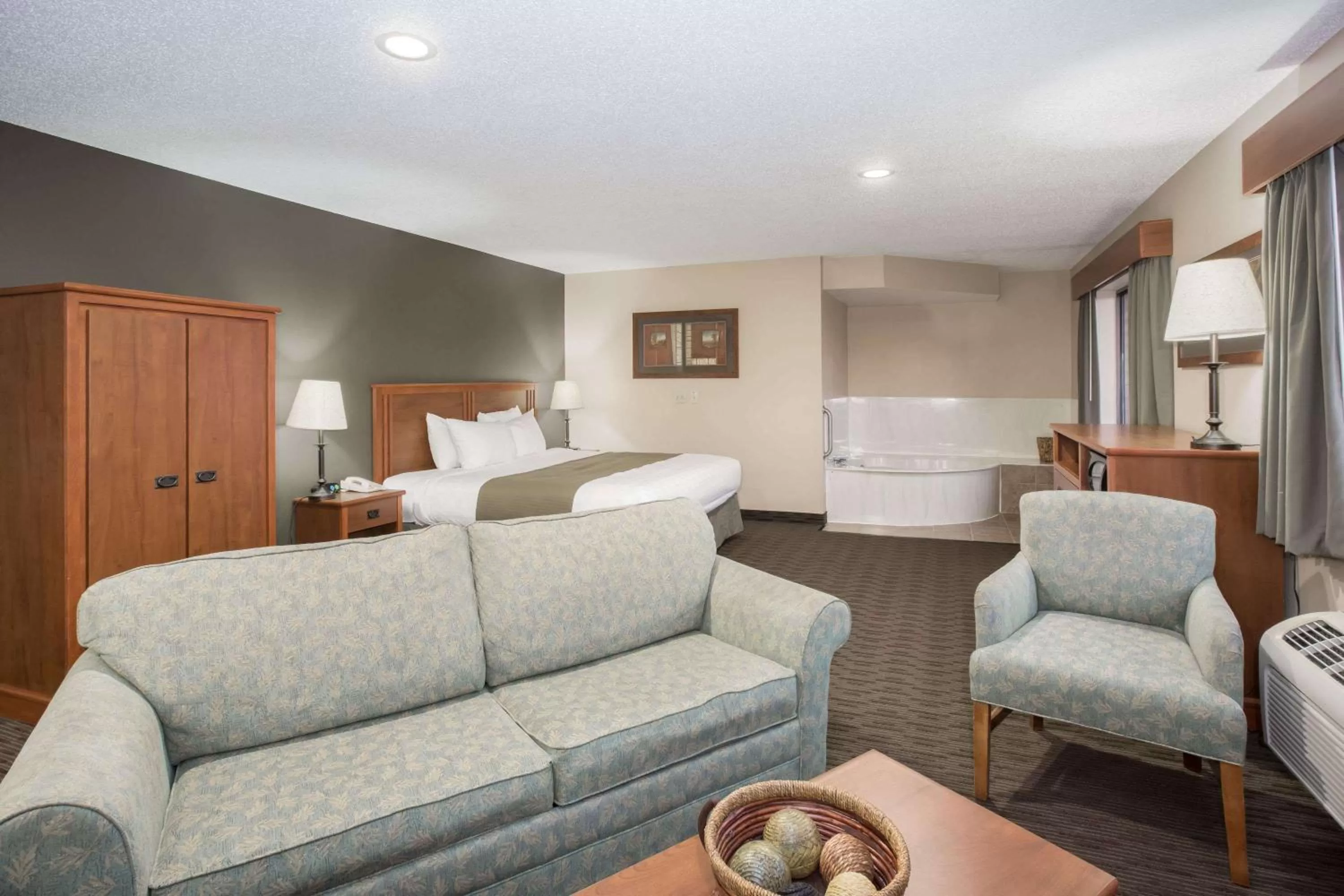 Photo of the whole room, Bed in AmericInn by Wyndham Sioux City