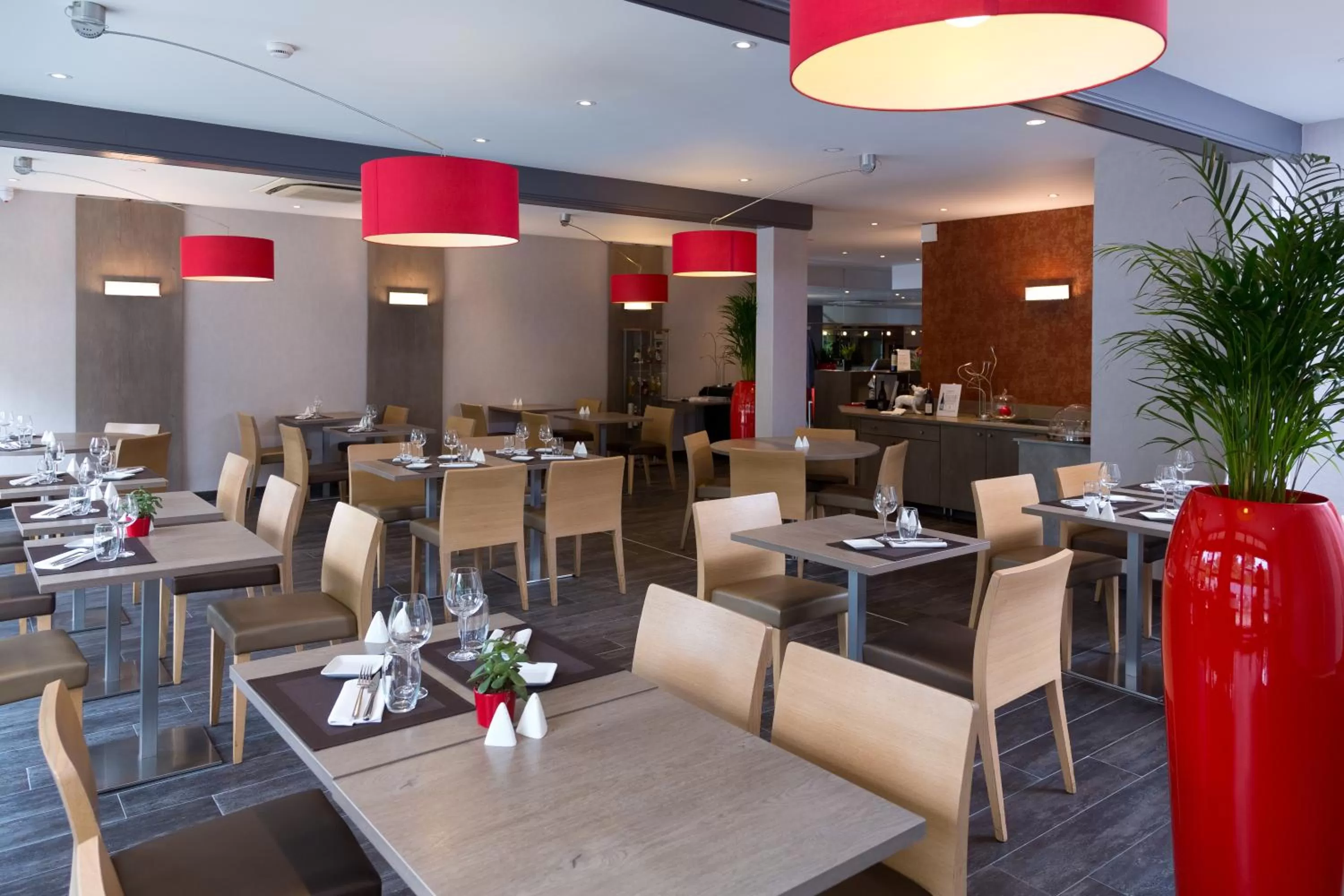 Restaurant/places to eat in Mercure Strasbourg Aéroport