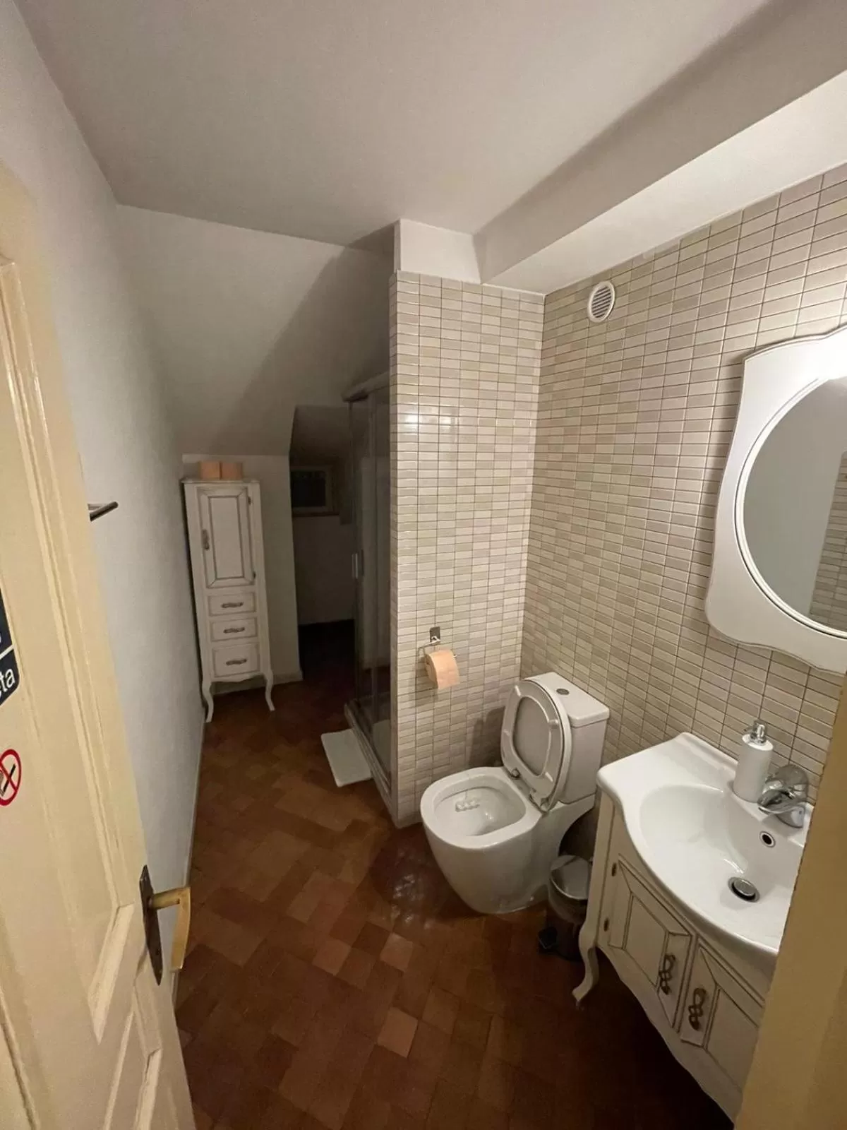 Bathroom in George&Dragon Rooms