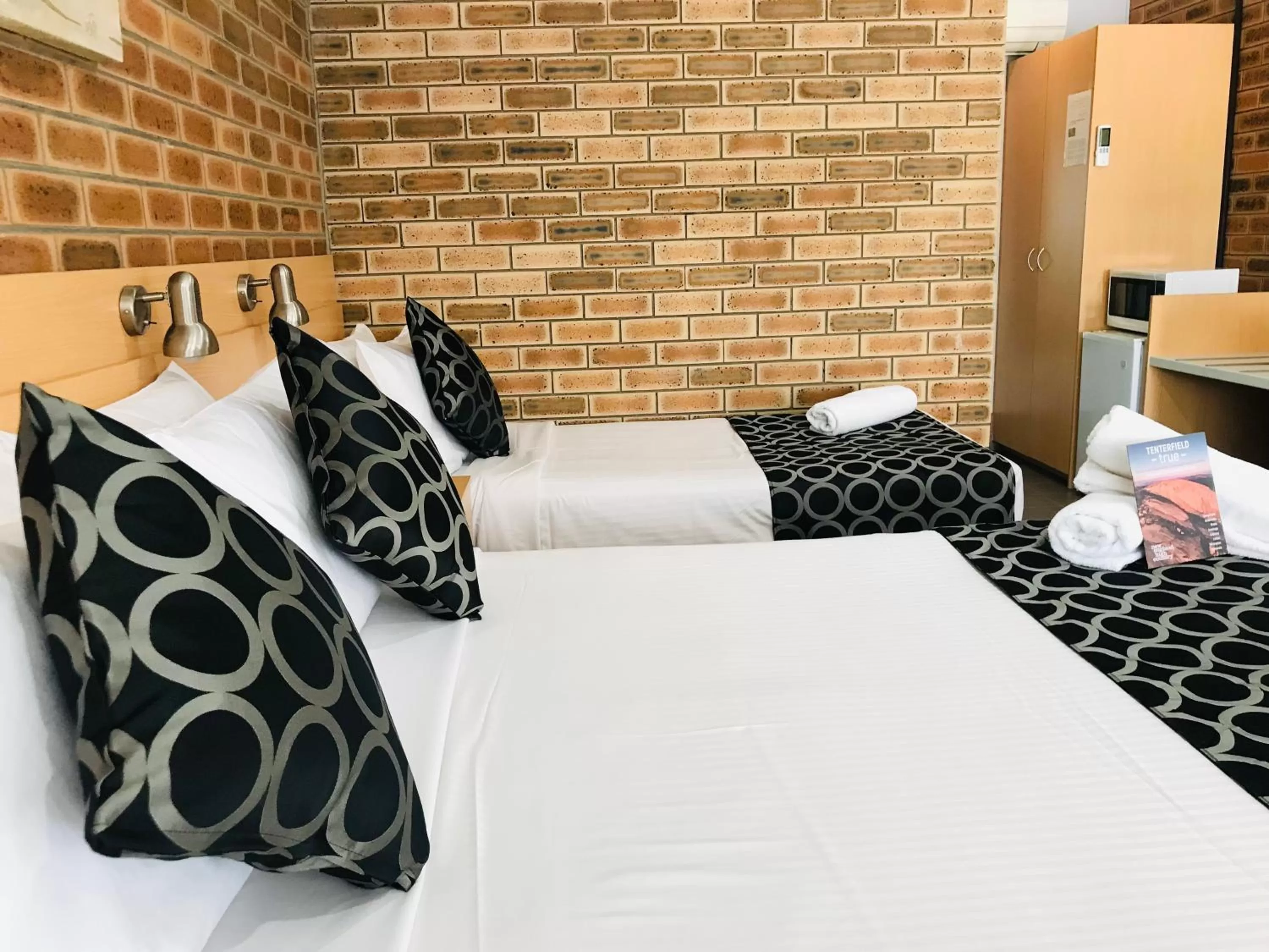 Bed in Jumbuck Motor Inn