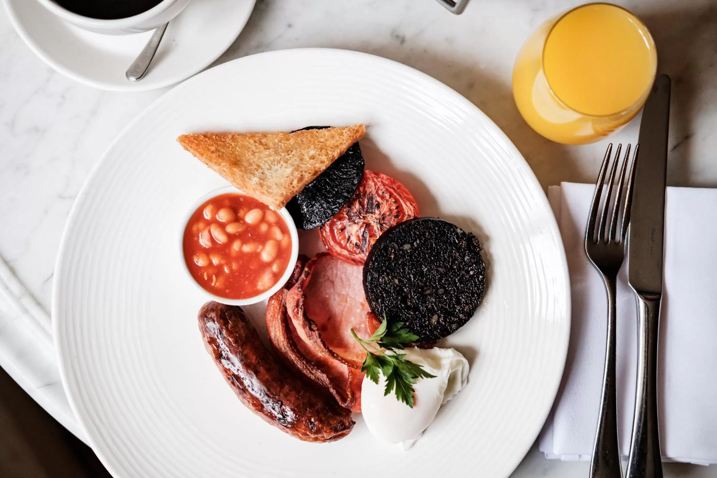 Breakfast in The Bear Of Rodborough Hotel