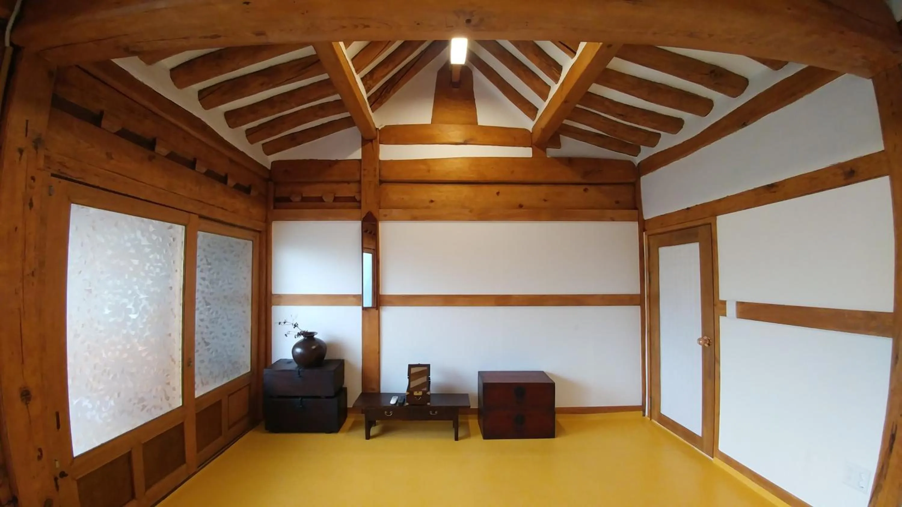 Photo of the whole room in Sophia Hanok Guesthouse
