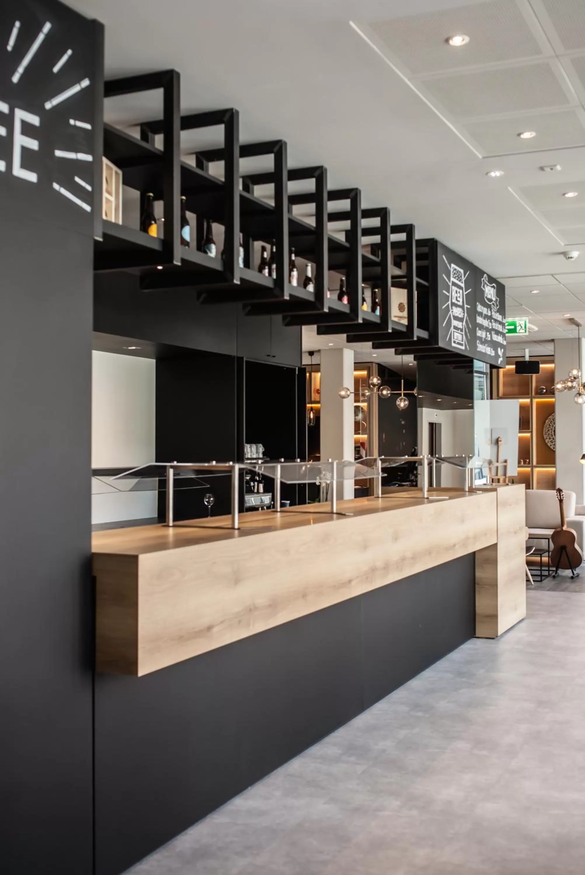 Lounge or bar in ibis budget Lugano Paradiso