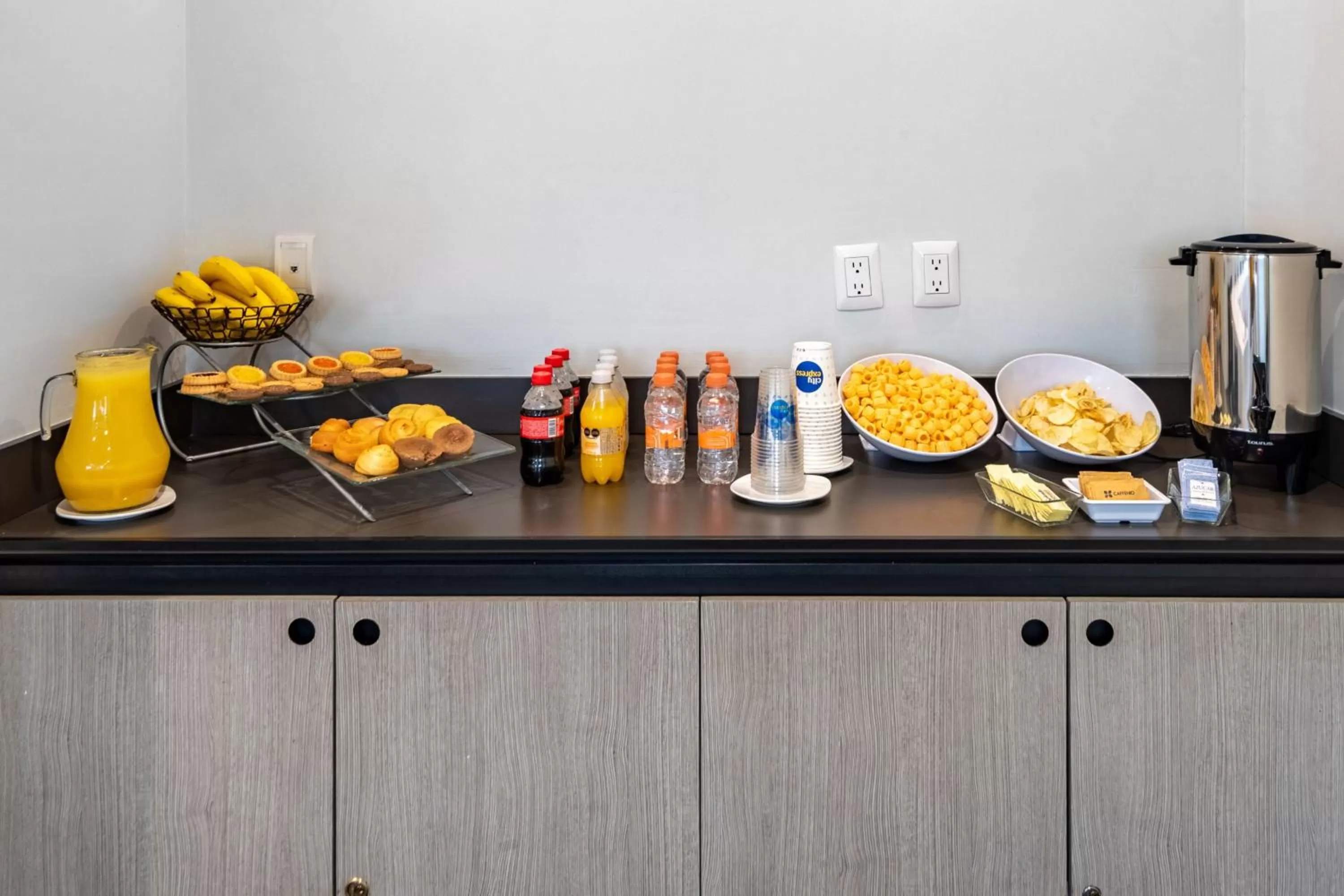 Meeting/conference room in City Express Junior by Marriott Villahermosa