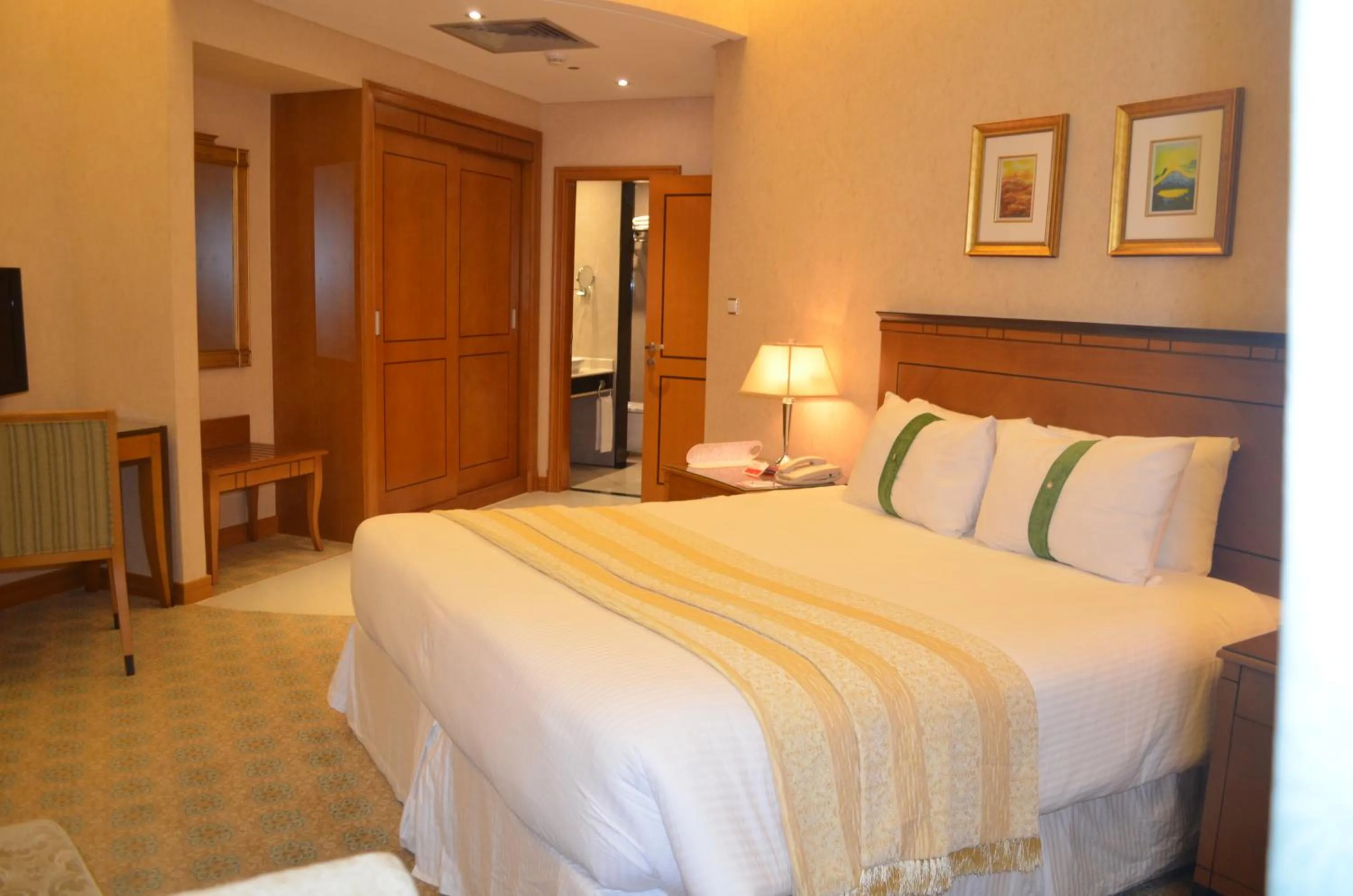 Bedroom, Bed in Eastyard Khobar Hotel - Formerly Ramada by Wyndham Khobar