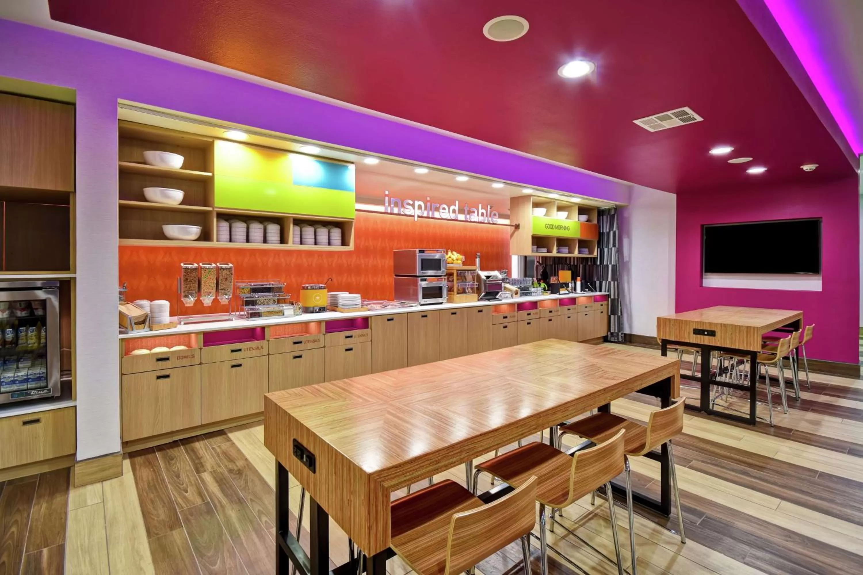 Dining area in Home2 Suites By Hilton Oklahoma City Airport