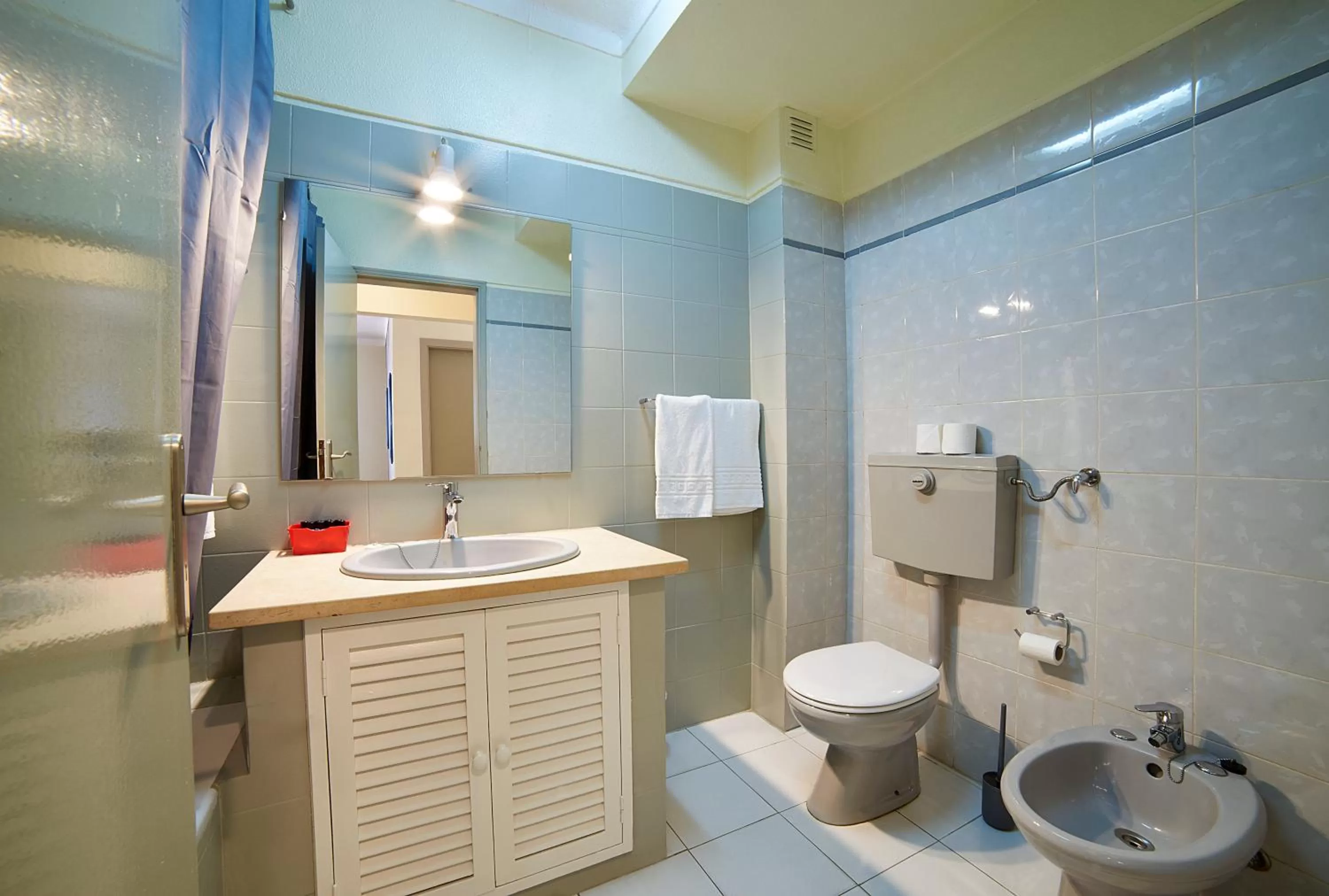 Shower in RR Club Amarilis