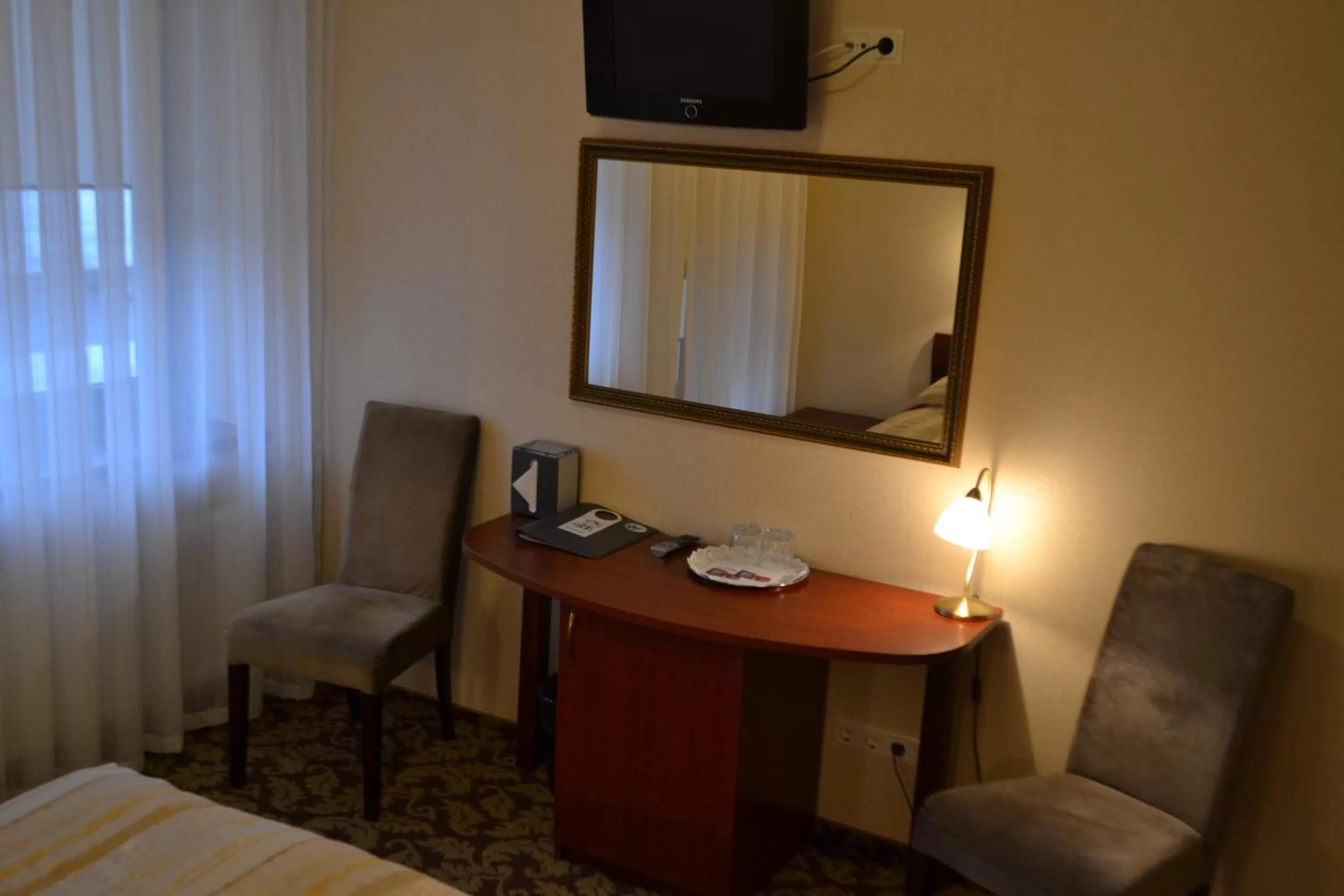 Photo of the whole room, Bed in Gilija