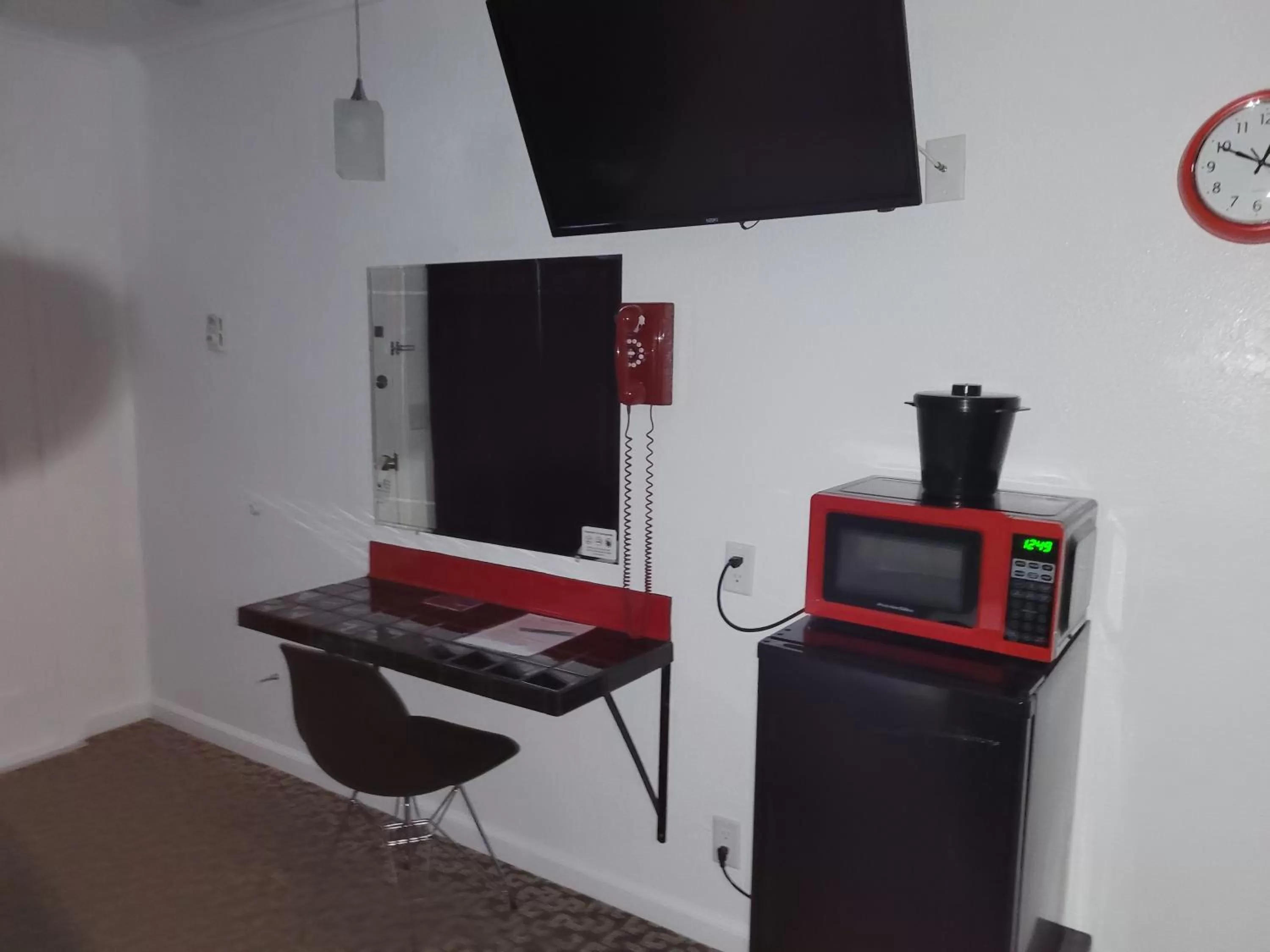 TV and multimedia in Rocket Motel