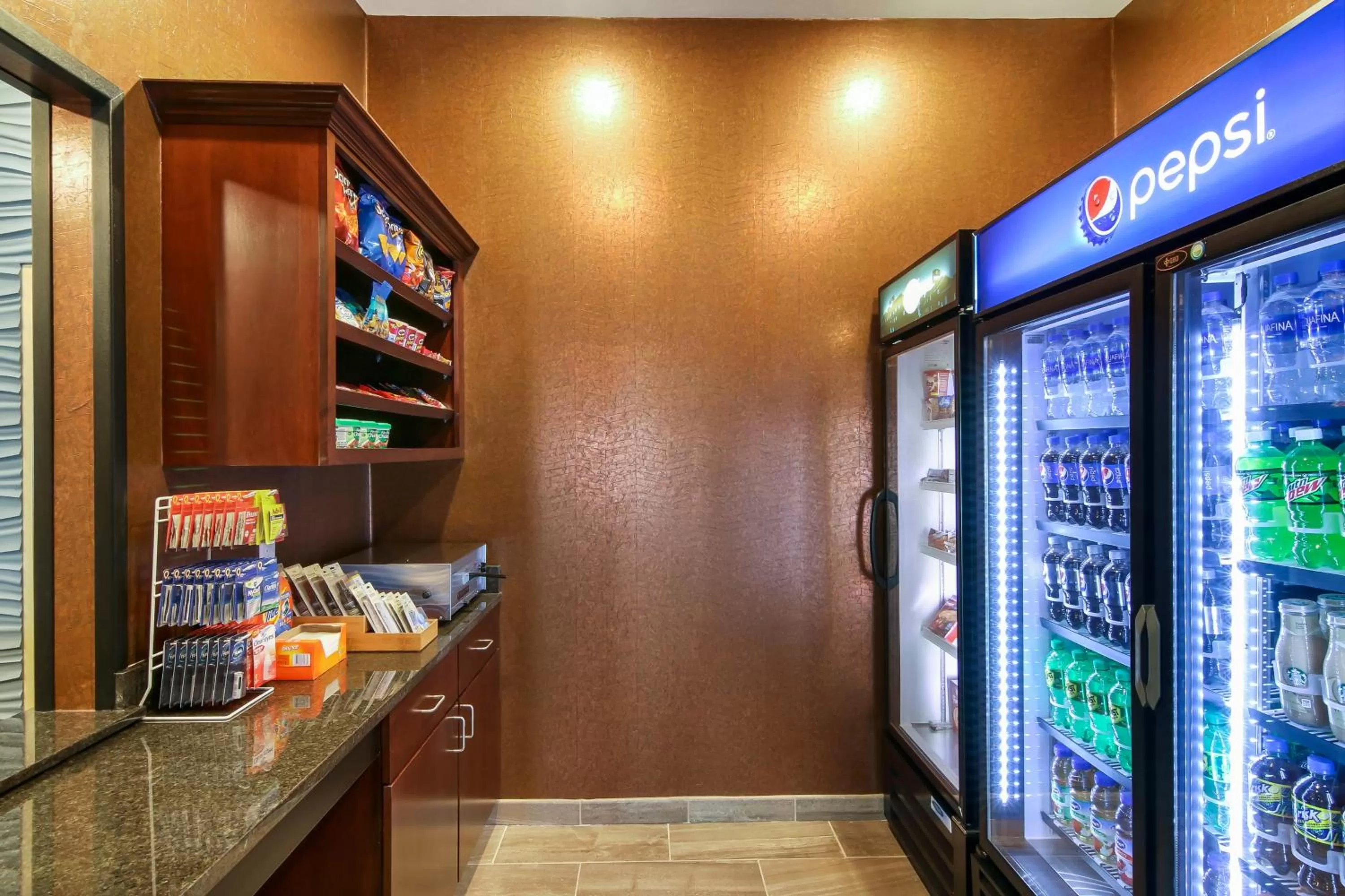 On-site shops in Cobblestone Inn & Suites Fairfield Bay