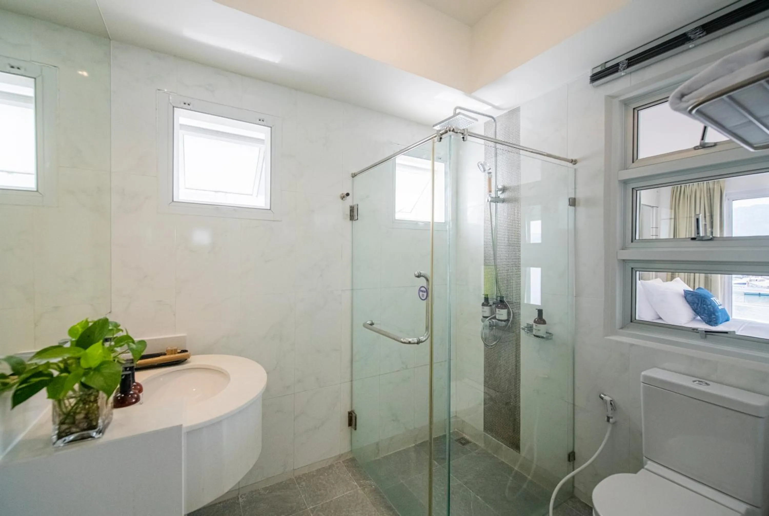 Bathroom in NH Boat Lagoon Phuket Resort