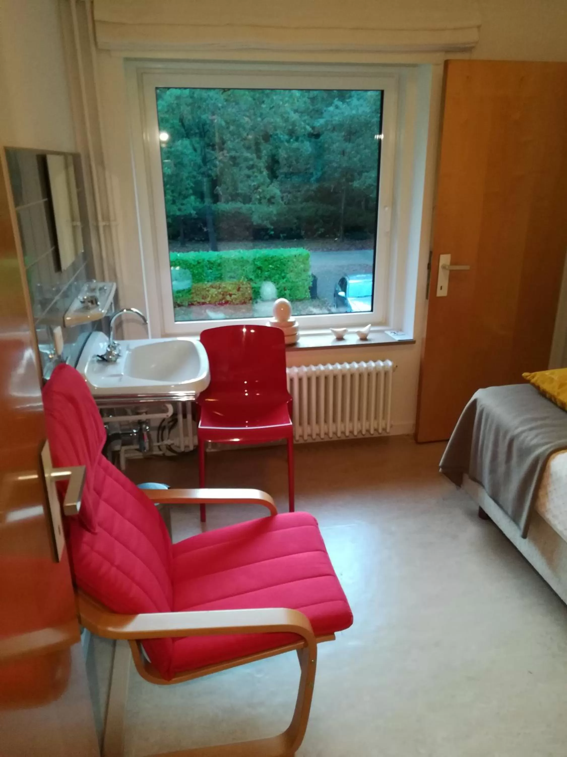 Garden view, Bed in B+B GOLF SCHILDE