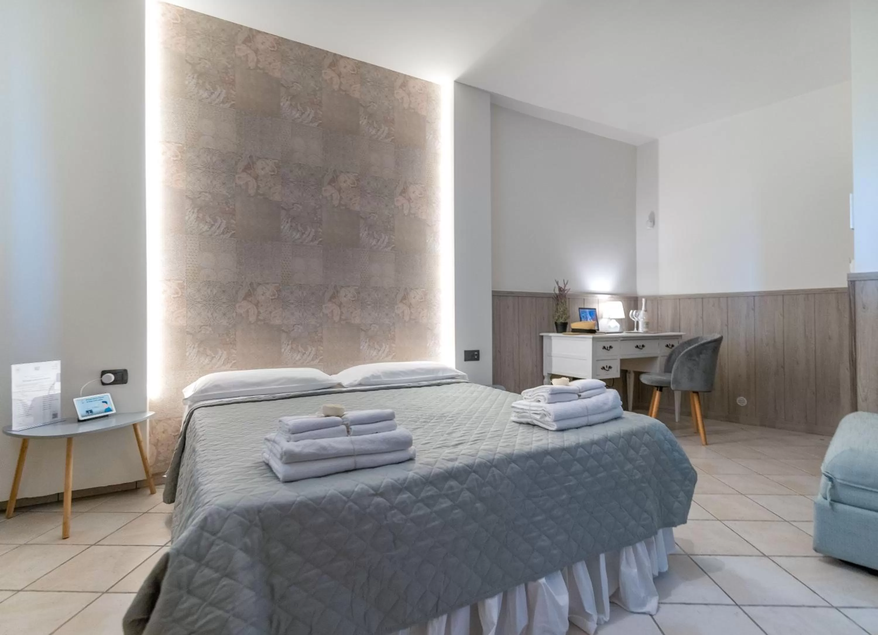 TV and multimedia, Bed in Villa Rocla guest house Pompei