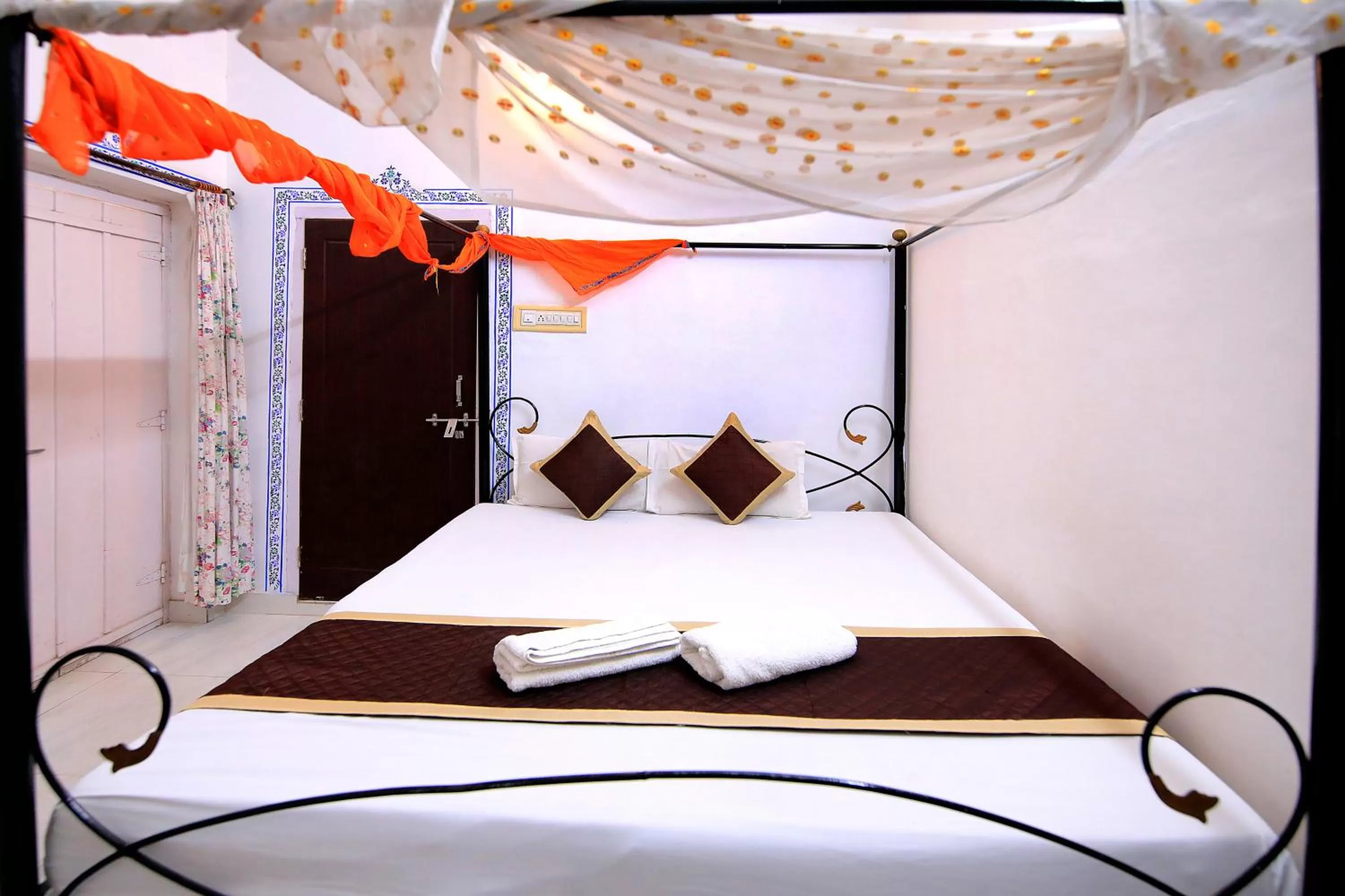 Bed in Hotel Panorama Haveli