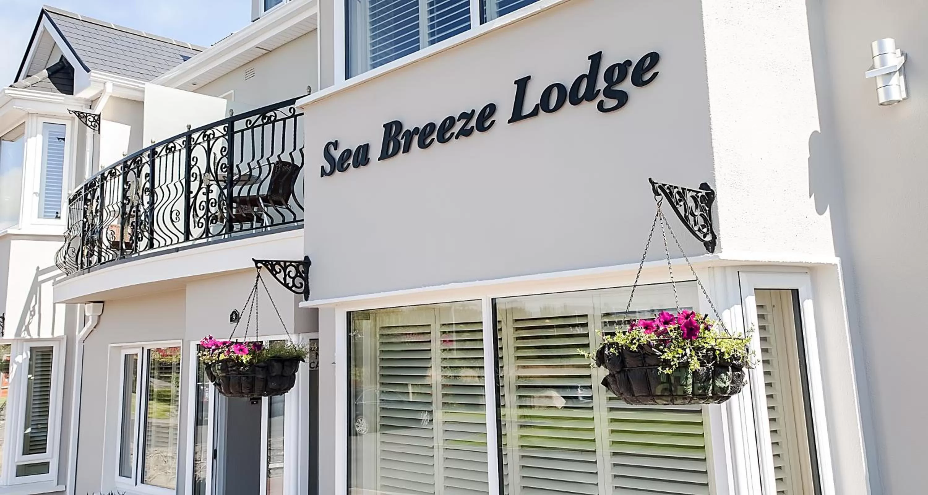 Facade/entrance in Sea Breeze Lodge B&B Galway