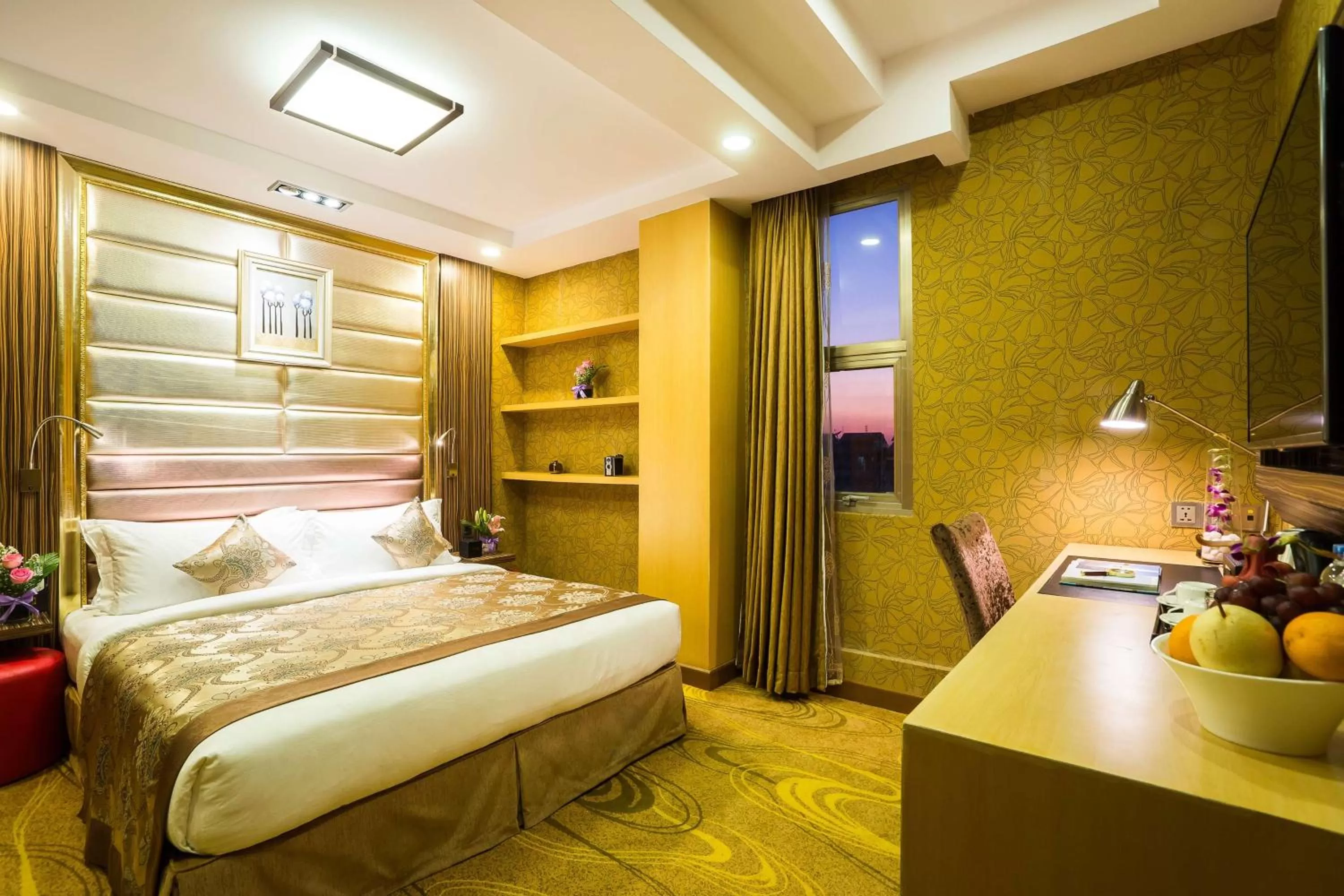 Photo of the whole room in Best Western Chinatown Hotel