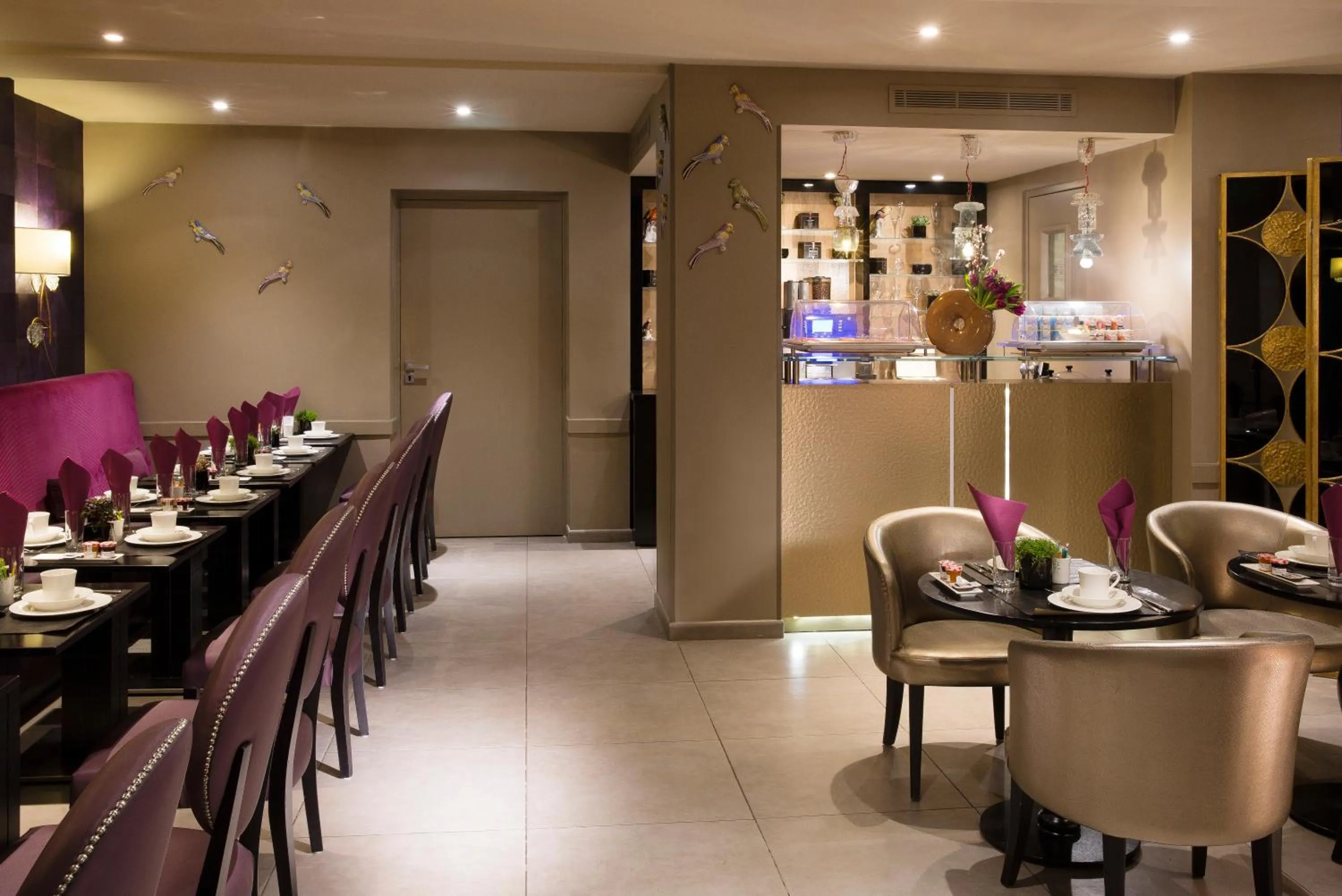 Restaurant/places to eat in Hôtel Mondial