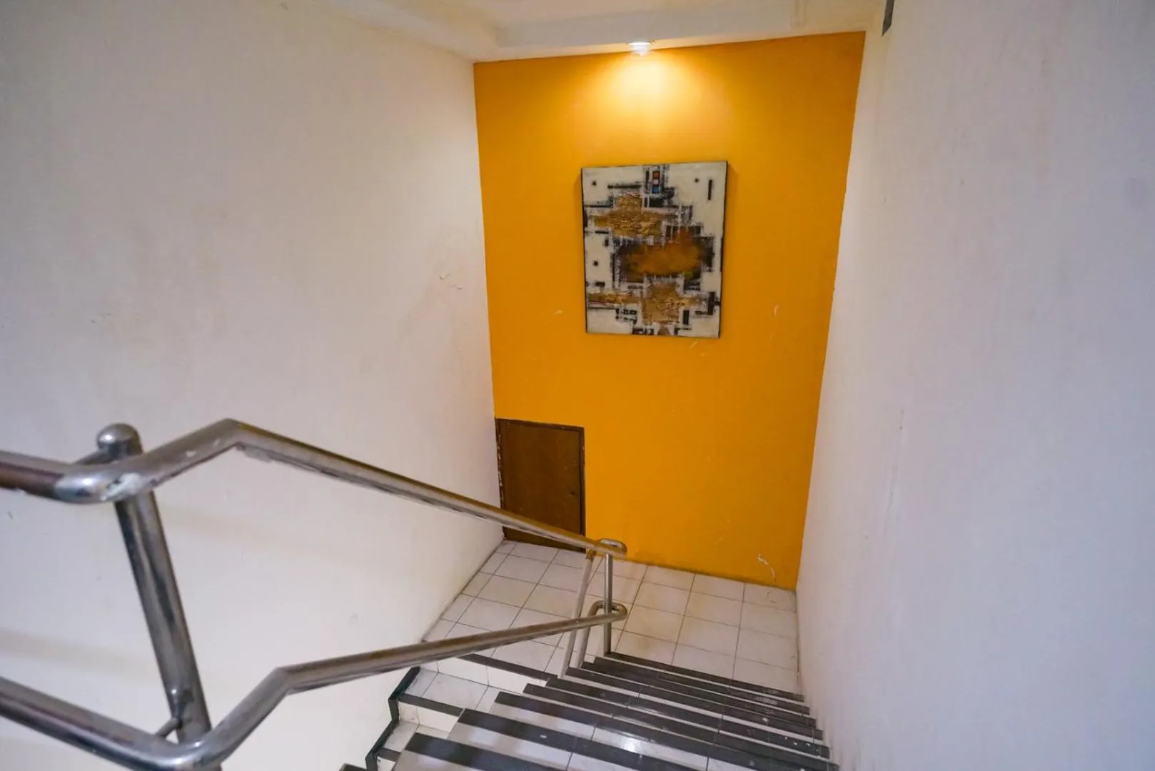 Facade/entrance, Kitchen/Kitchenette in Urbanview Hotel Bes Mangga Besar by RedDoorz