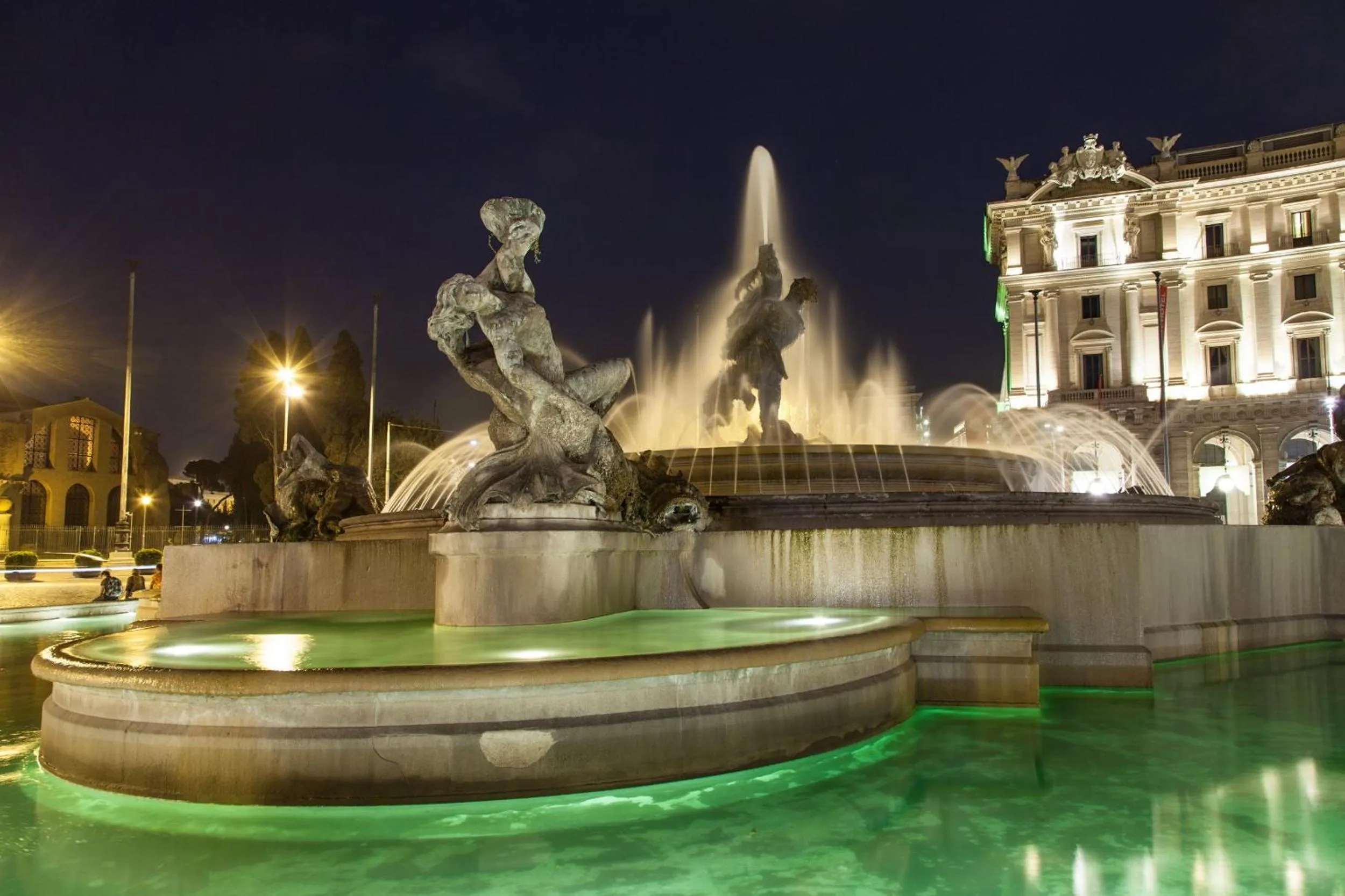 Nearby landmark in Floris Hotel