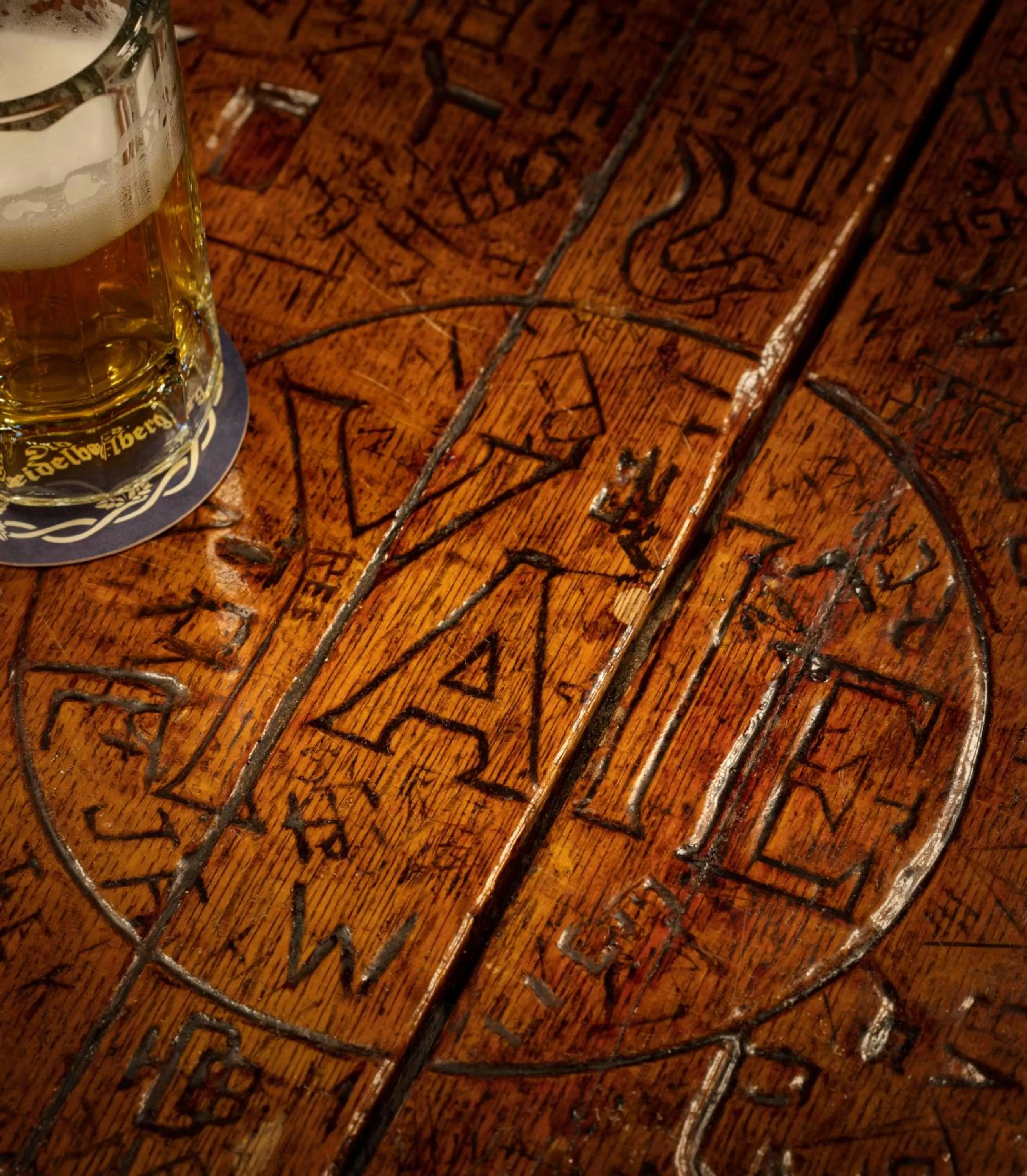 Lounge or bar in Graduate by Hilton New Haven