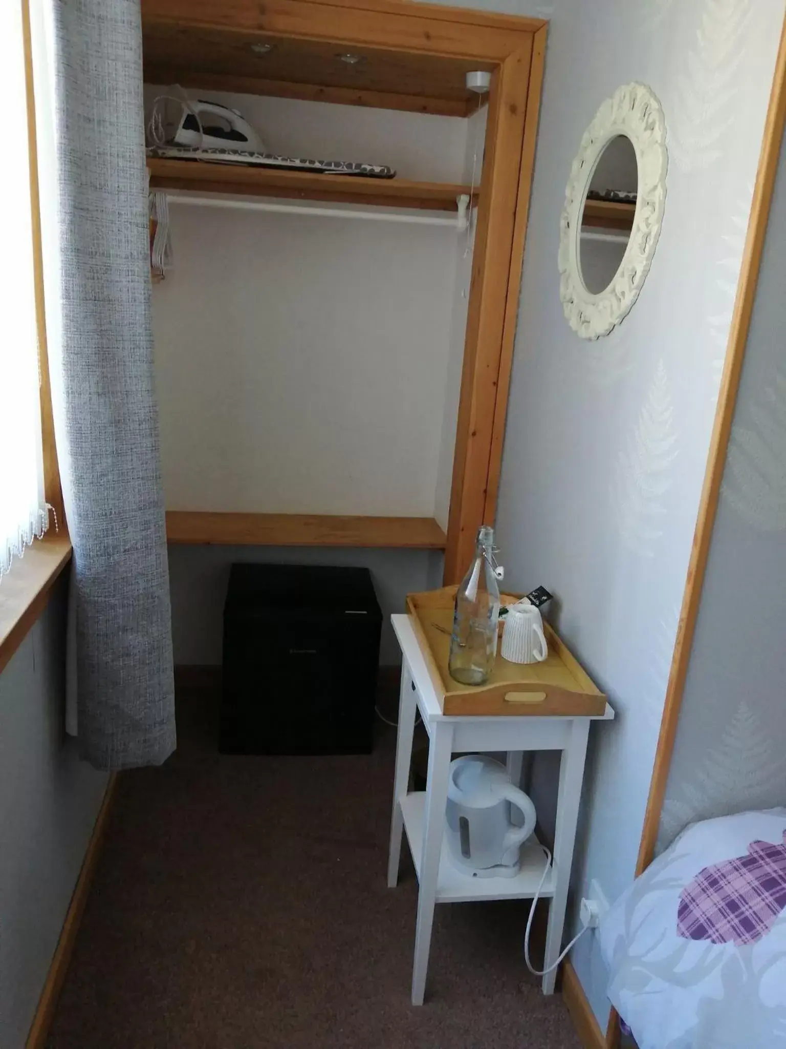 Single Room with Shared Bathroom - single occupancy in Don Muir Guesthouse Single Room with Shared Bathroom - single occupancy in Don Muir Guesthouse