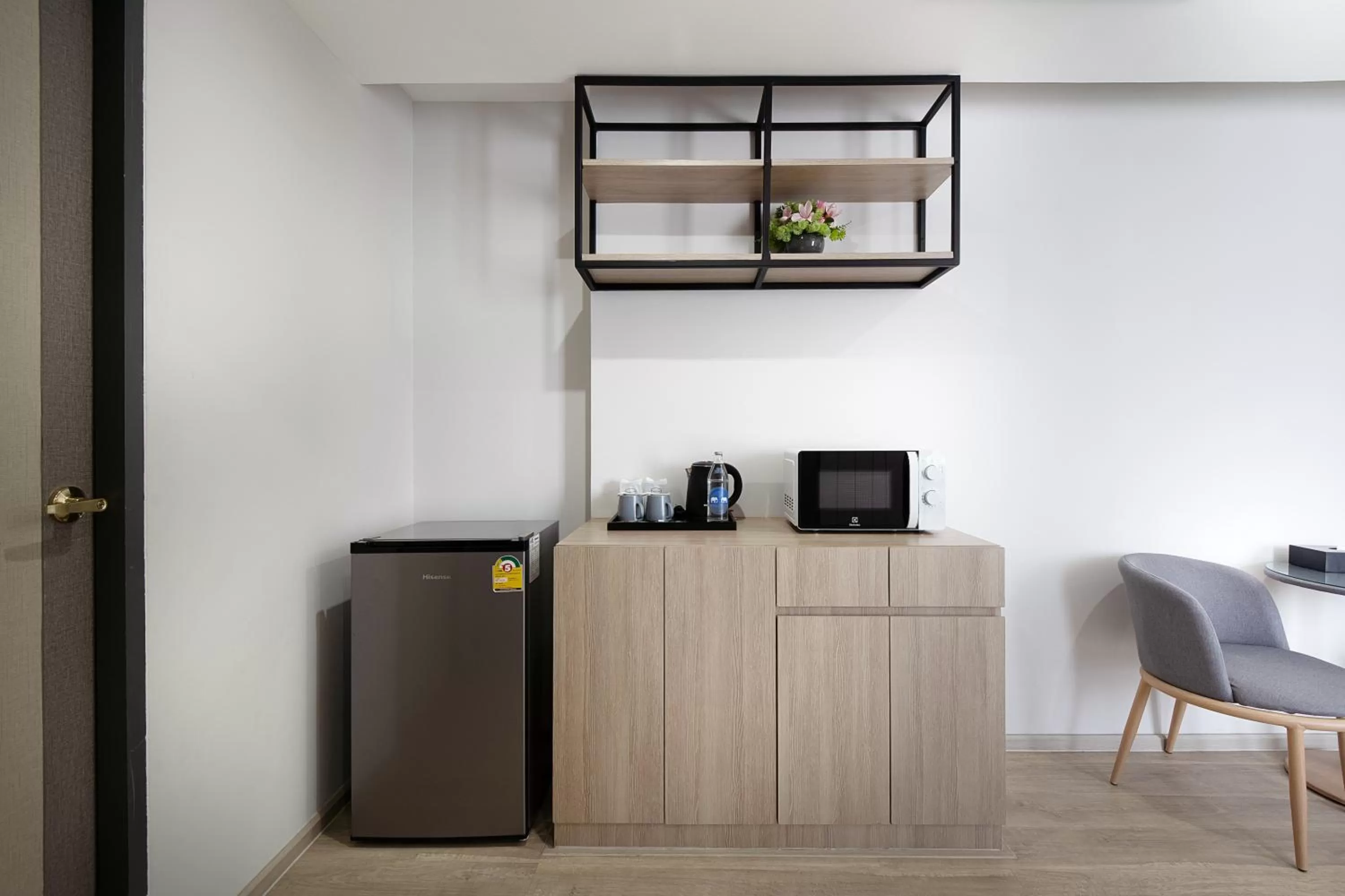 Dining area in The Riski Hotel at Bangphlat Station SHA