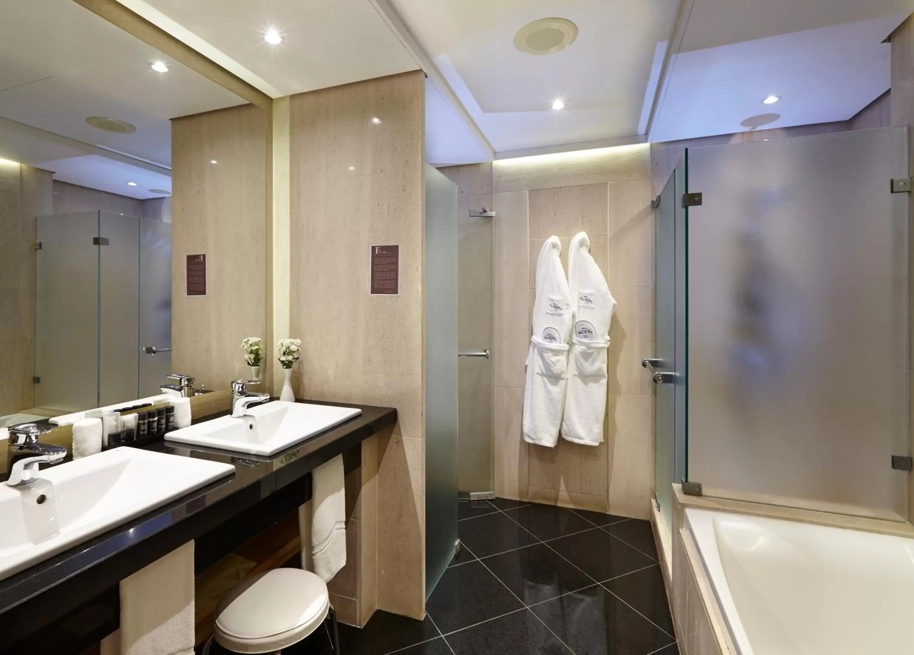 Room with Side Sea View - single occupancy in The Cliff Bay - PortoBay Room with Side Sea View - single occupancy in The Cliff Bay - PortoBay