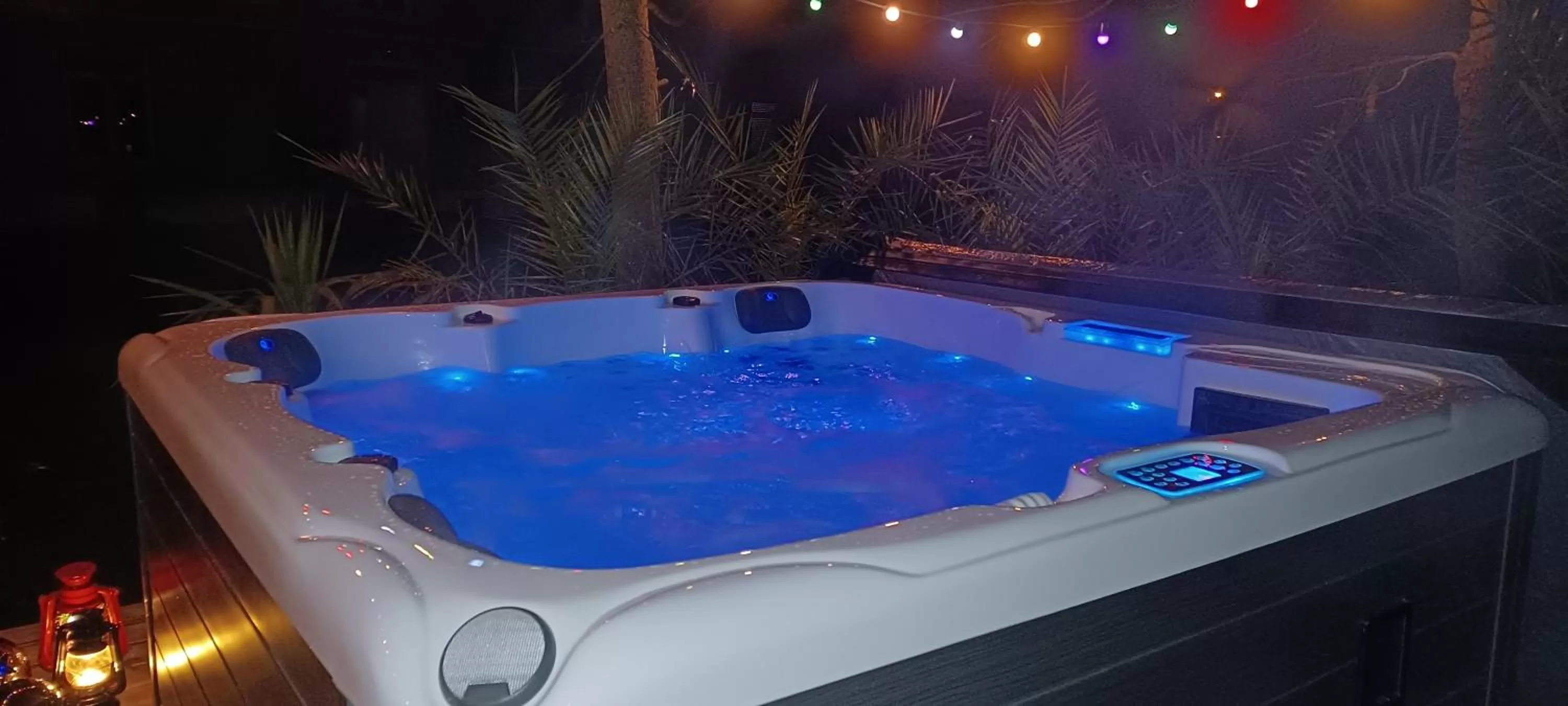 Night in La Carte Postale