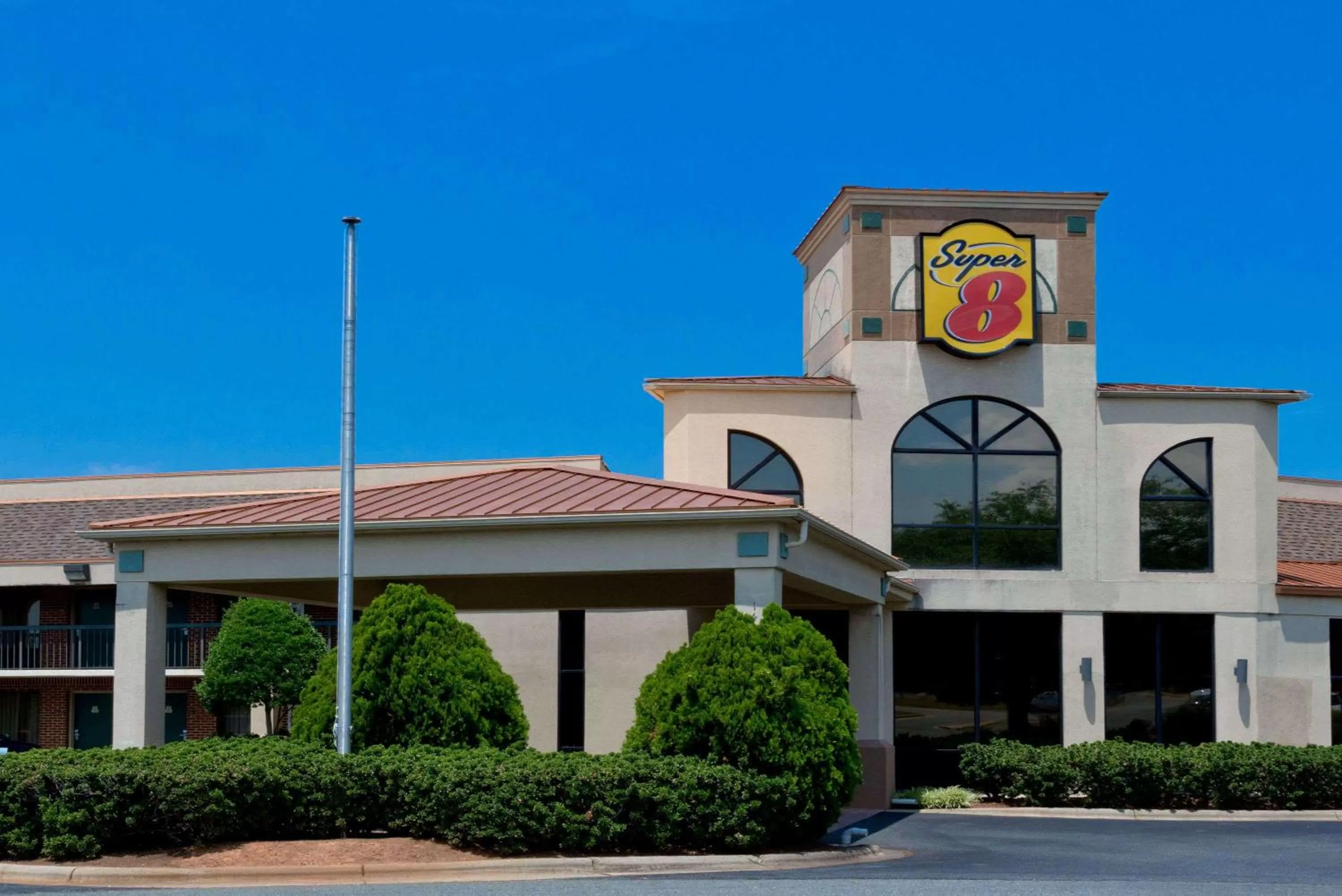 Property building in Super 8 by Wyndham Huntersville/Charlotte Area