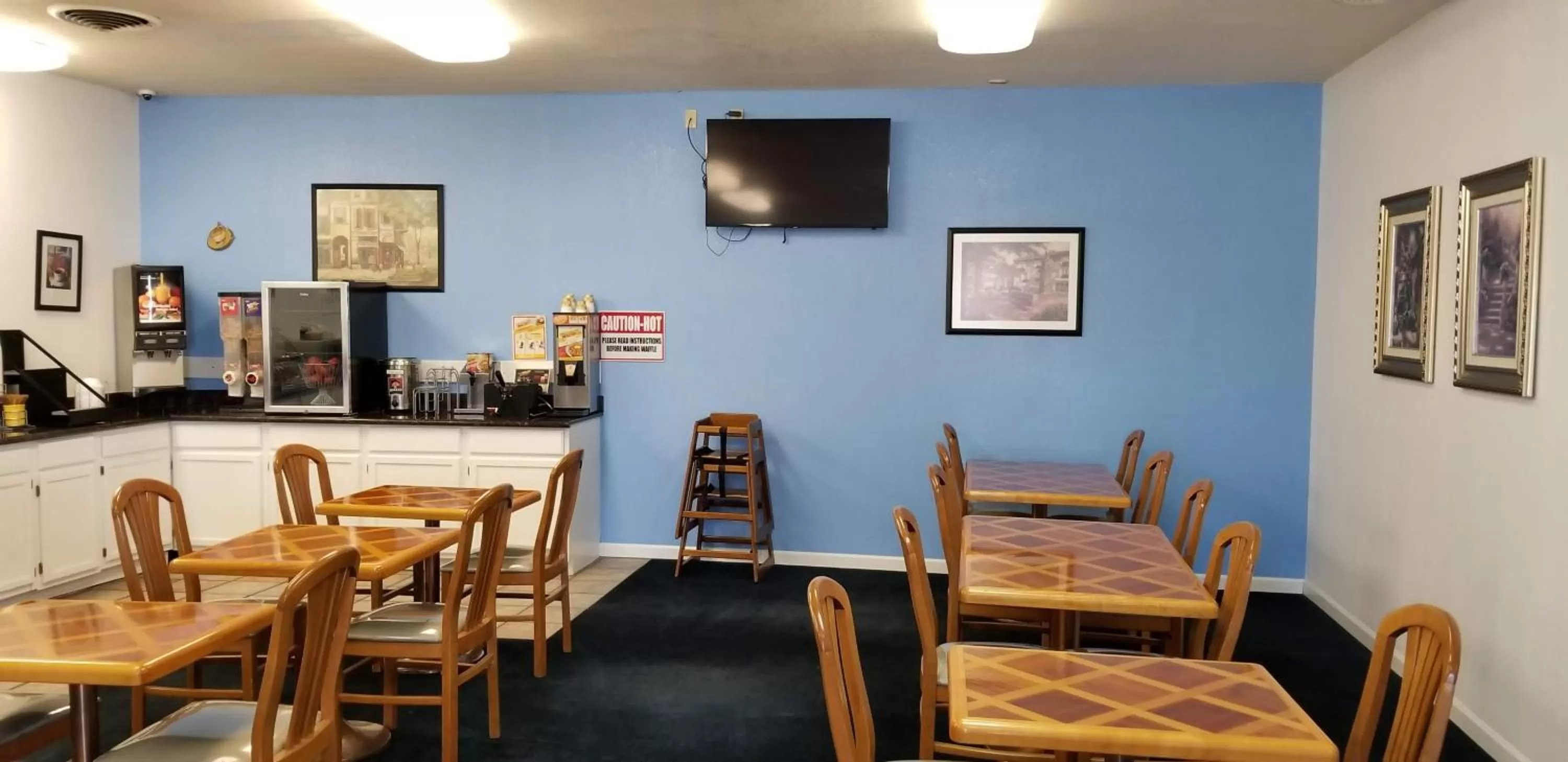 Buffet breakfast in Days Inn by Wyndham Roswell