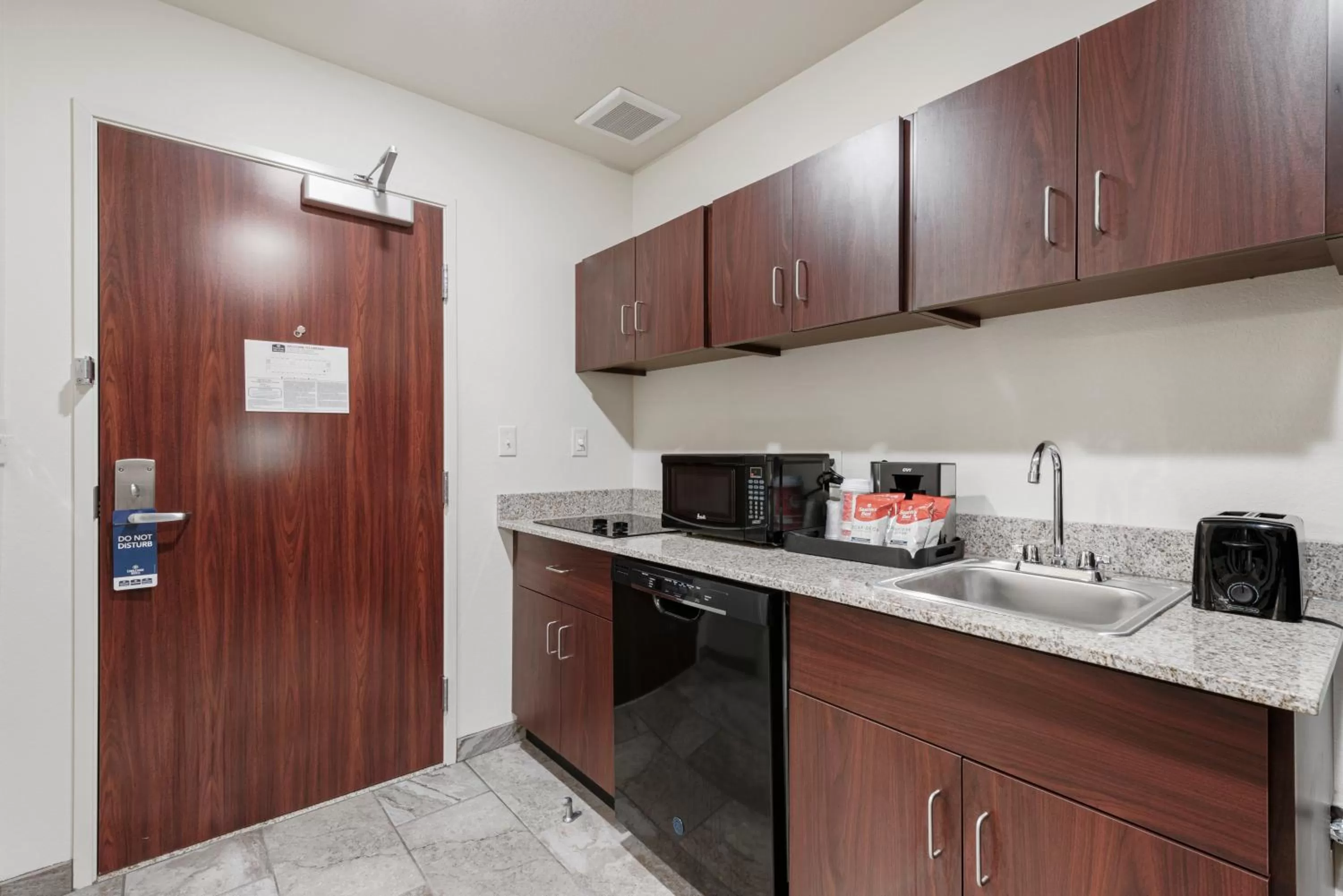 Kitchen or kitchenette in Cobblestone Hotel & Suites - Urbana