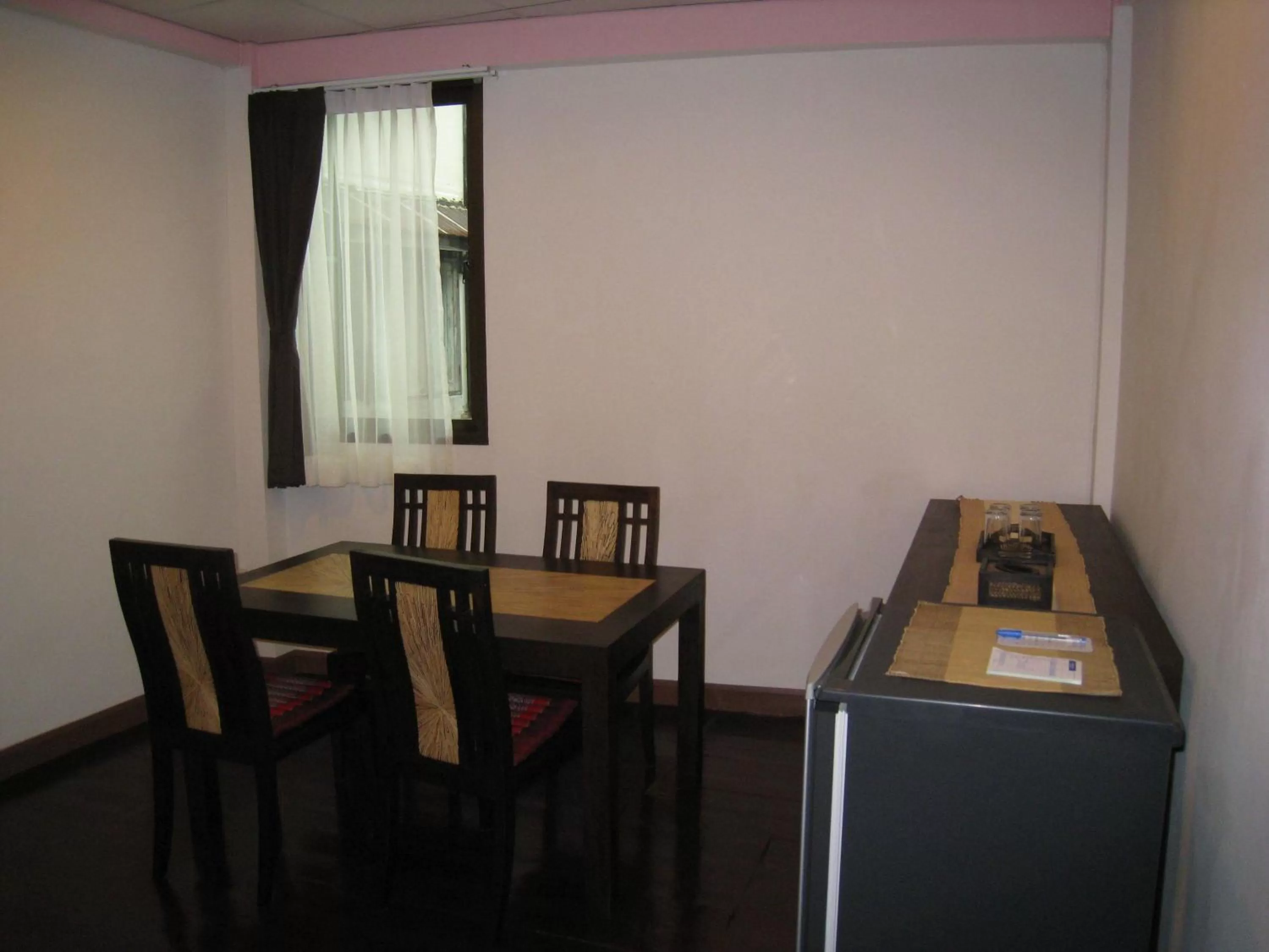 Dining Area in Baan Glang Soi