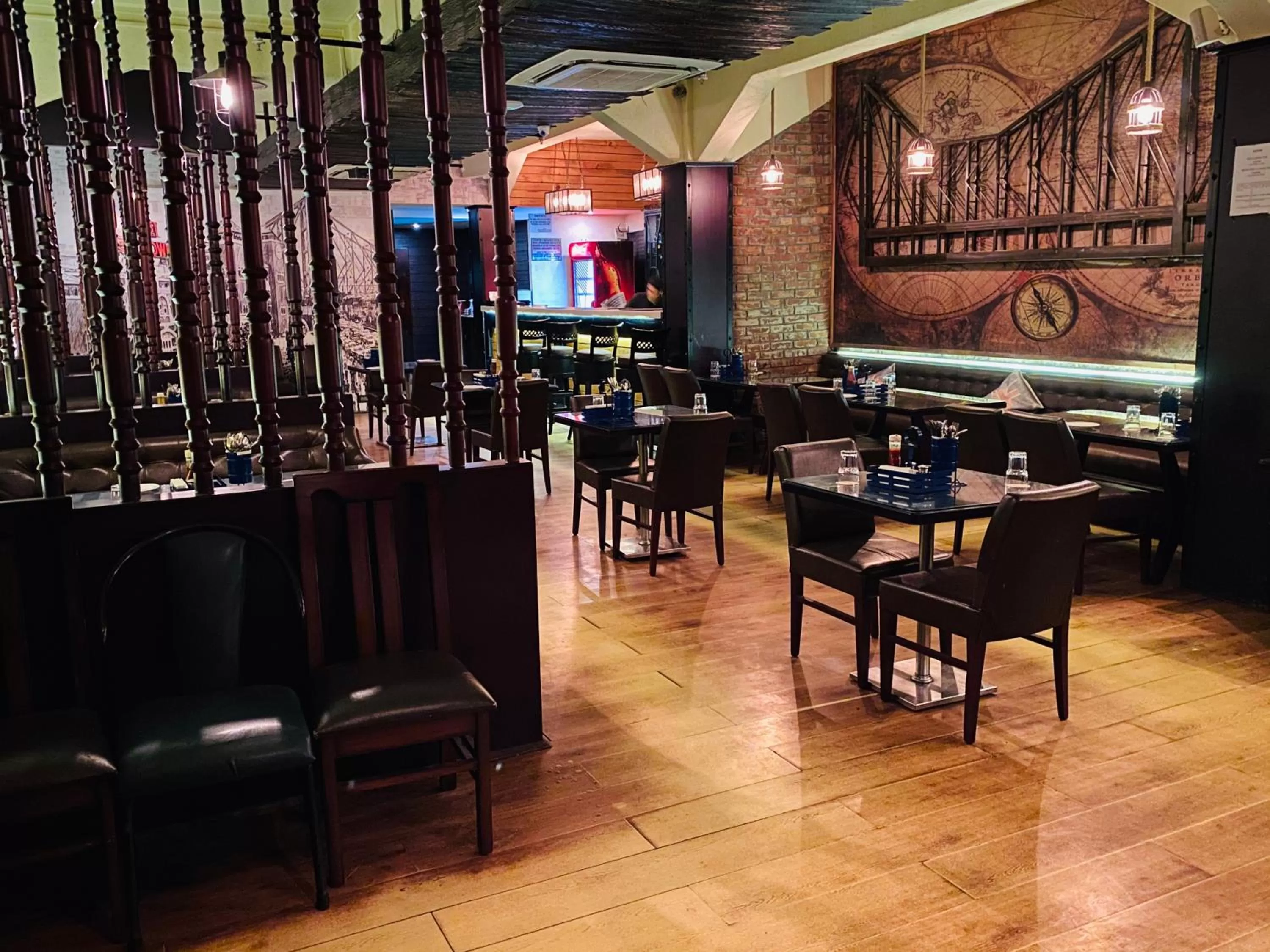 Restaurant/places to eat in Saluja Residency