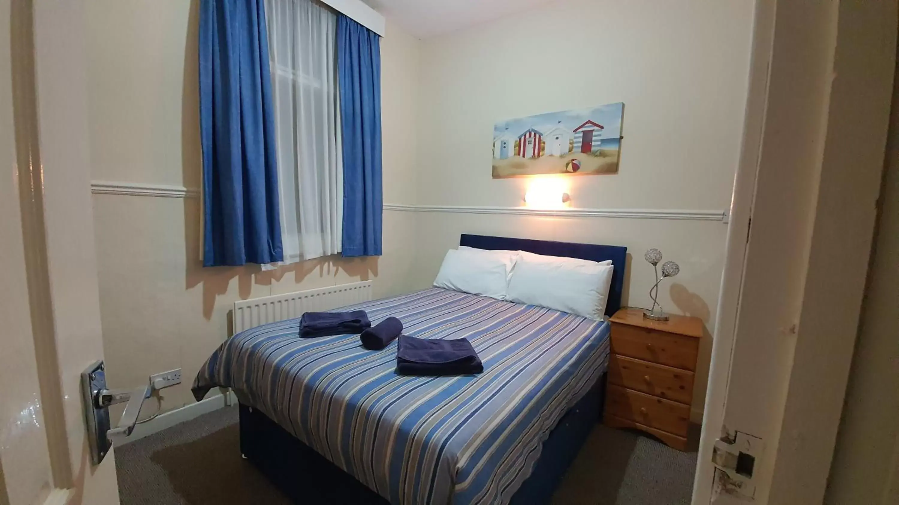 Double Room with Shared Bathroom in Granby Hotel Double Room with Shared Bathroom in Granby Hotel