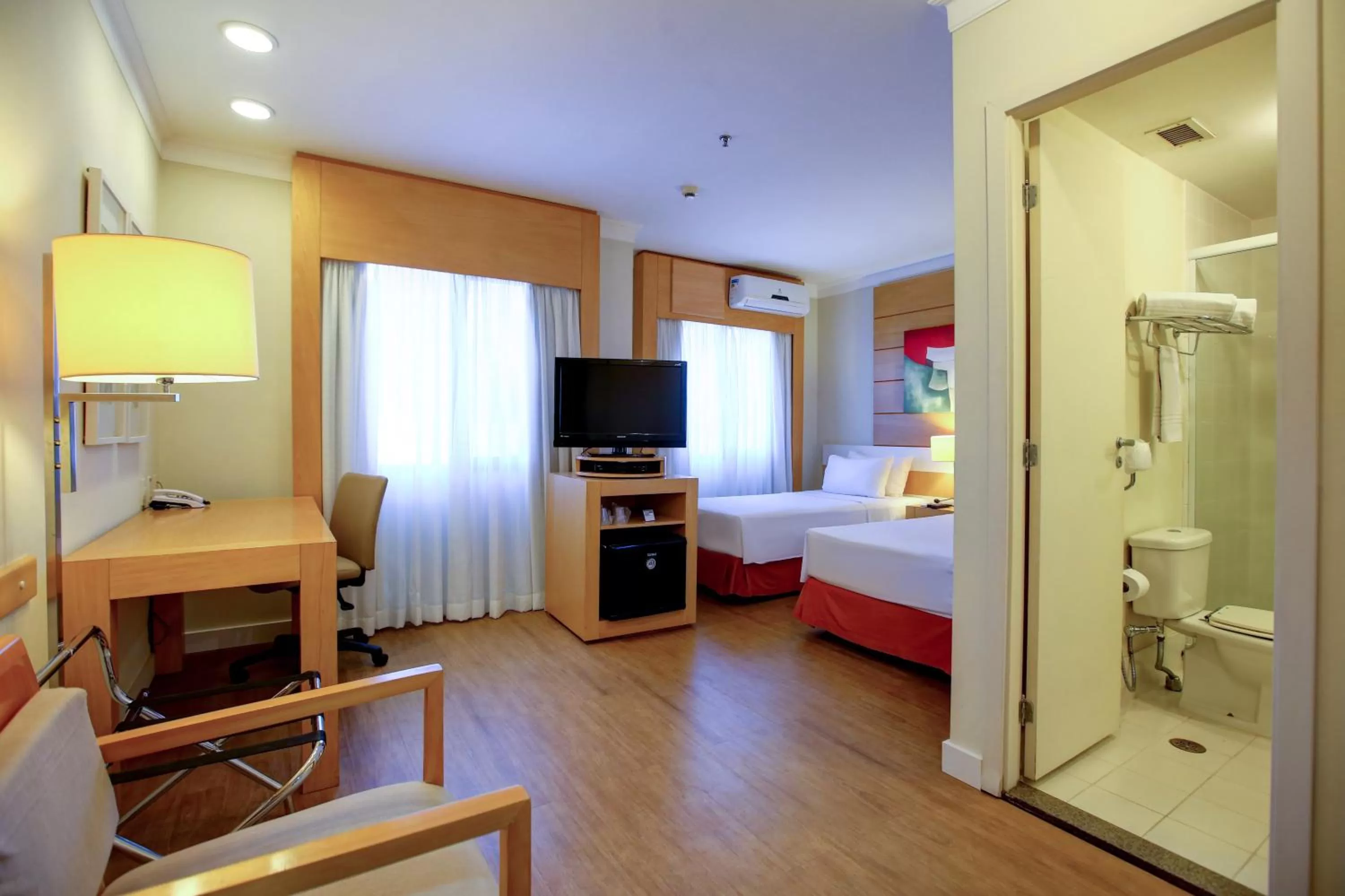 TV and multimedia, Bed in eSuítes Congonhas by Atlantica