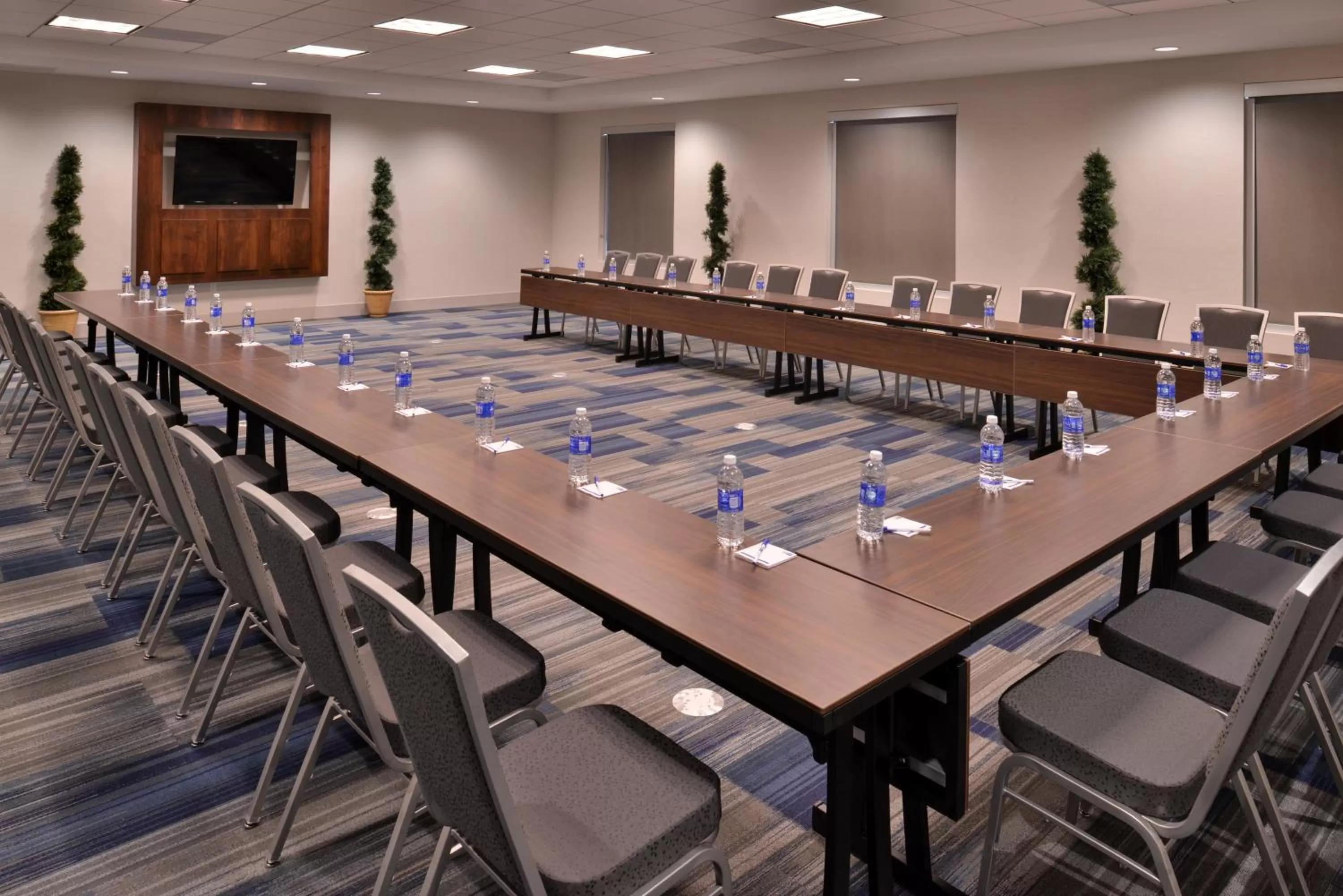 Meeting/conference room in Holiday Inn Express Hotels & Suites Loma Linda by IHG
