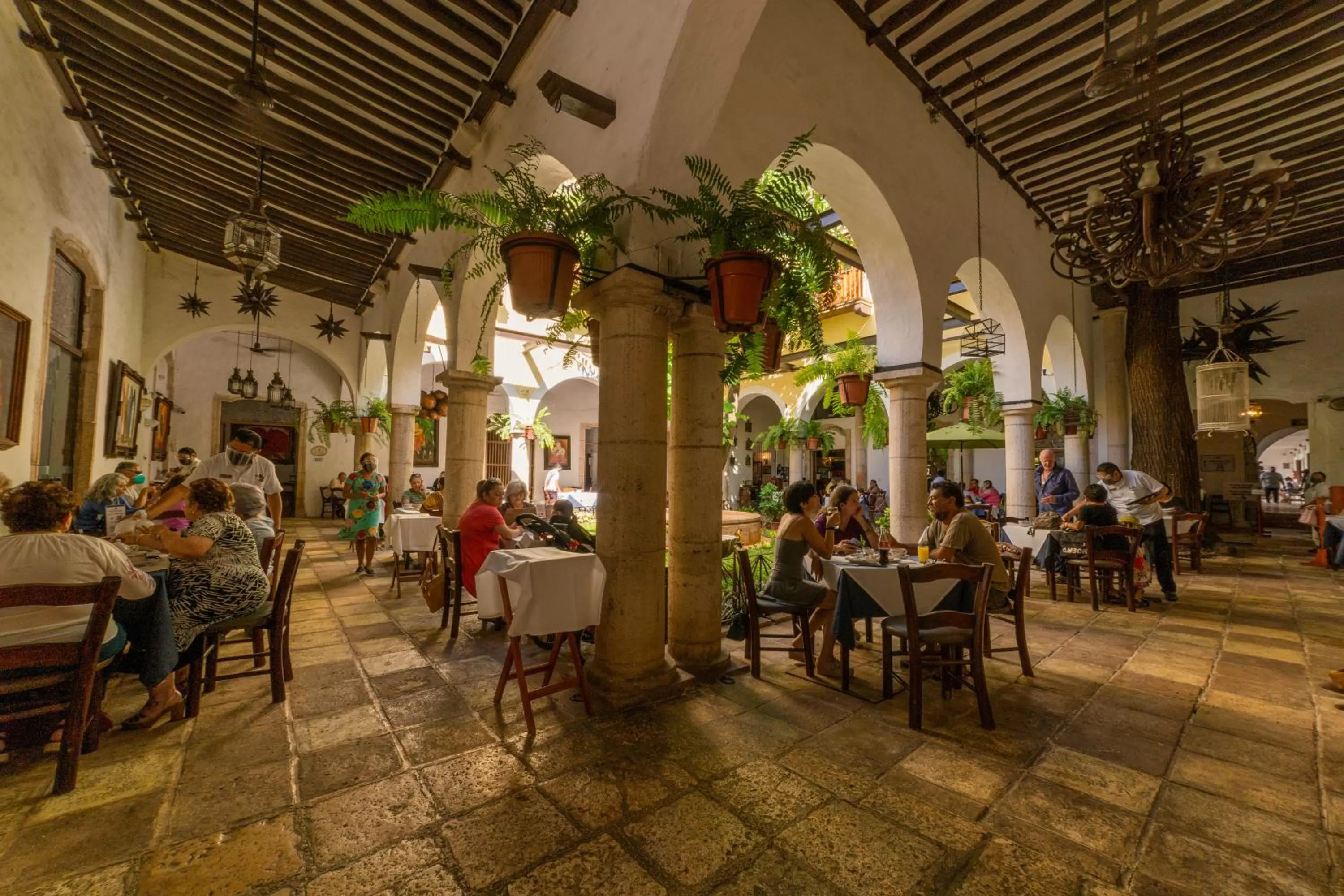 Restaurant/places to eat in Hotel Meson del Marques