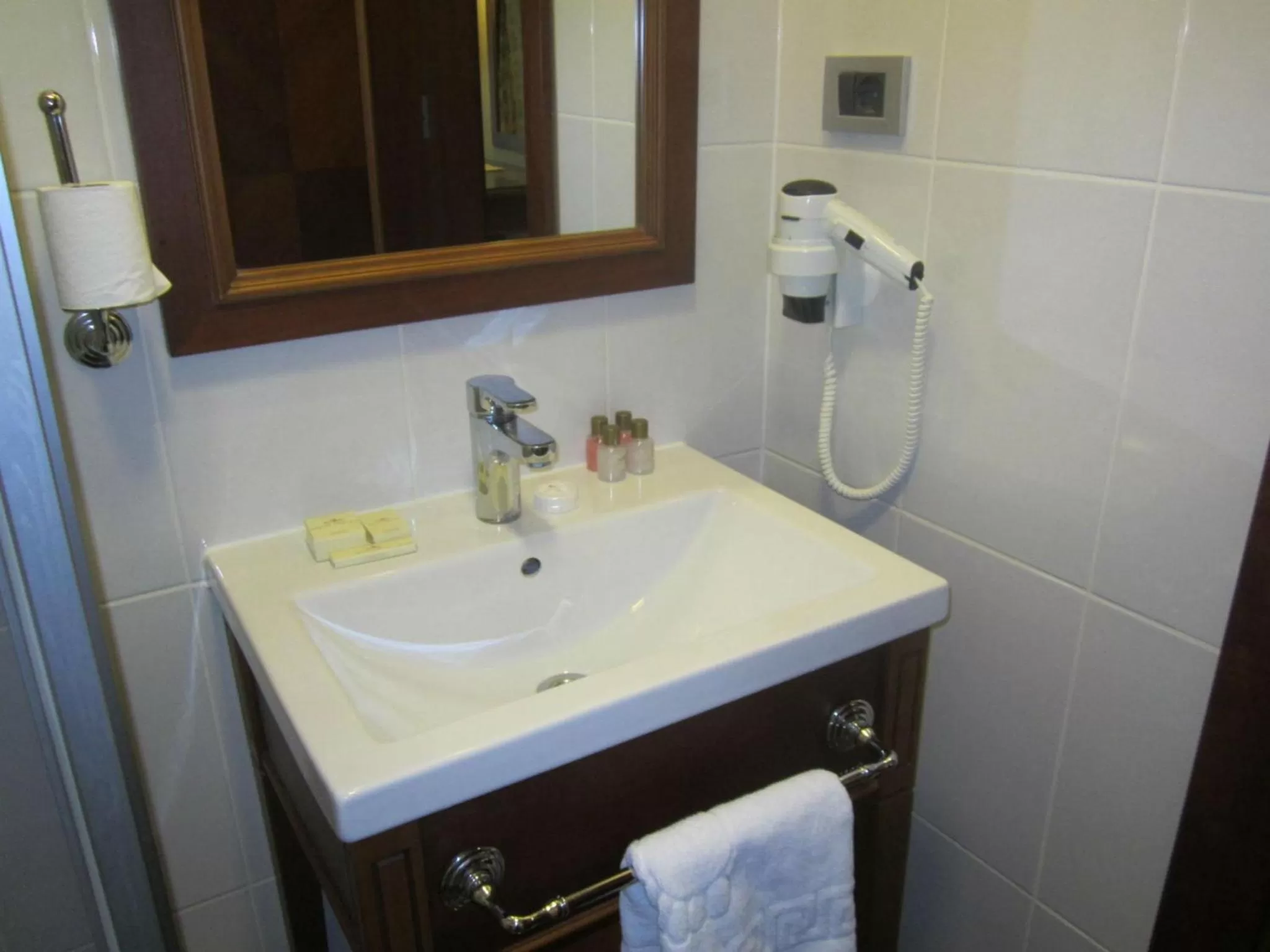 Bathroom in Hotel Perula & SPA