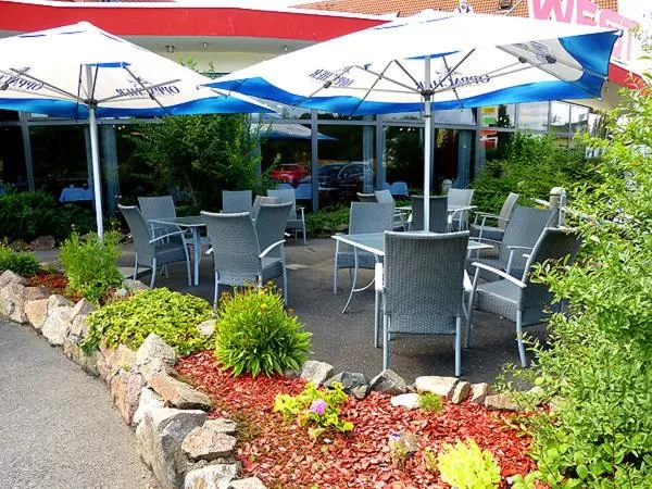Patio in WEST Hotel an der Sächsischen Weinstrasse