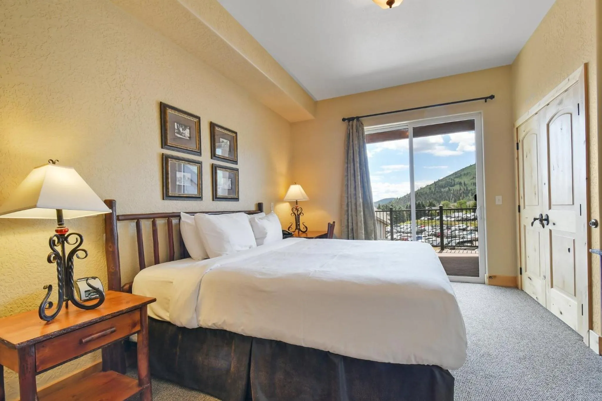 Photo of the whole room, Bed in Silverado Lodge, Park City - Canyons Village by Vail Resorts