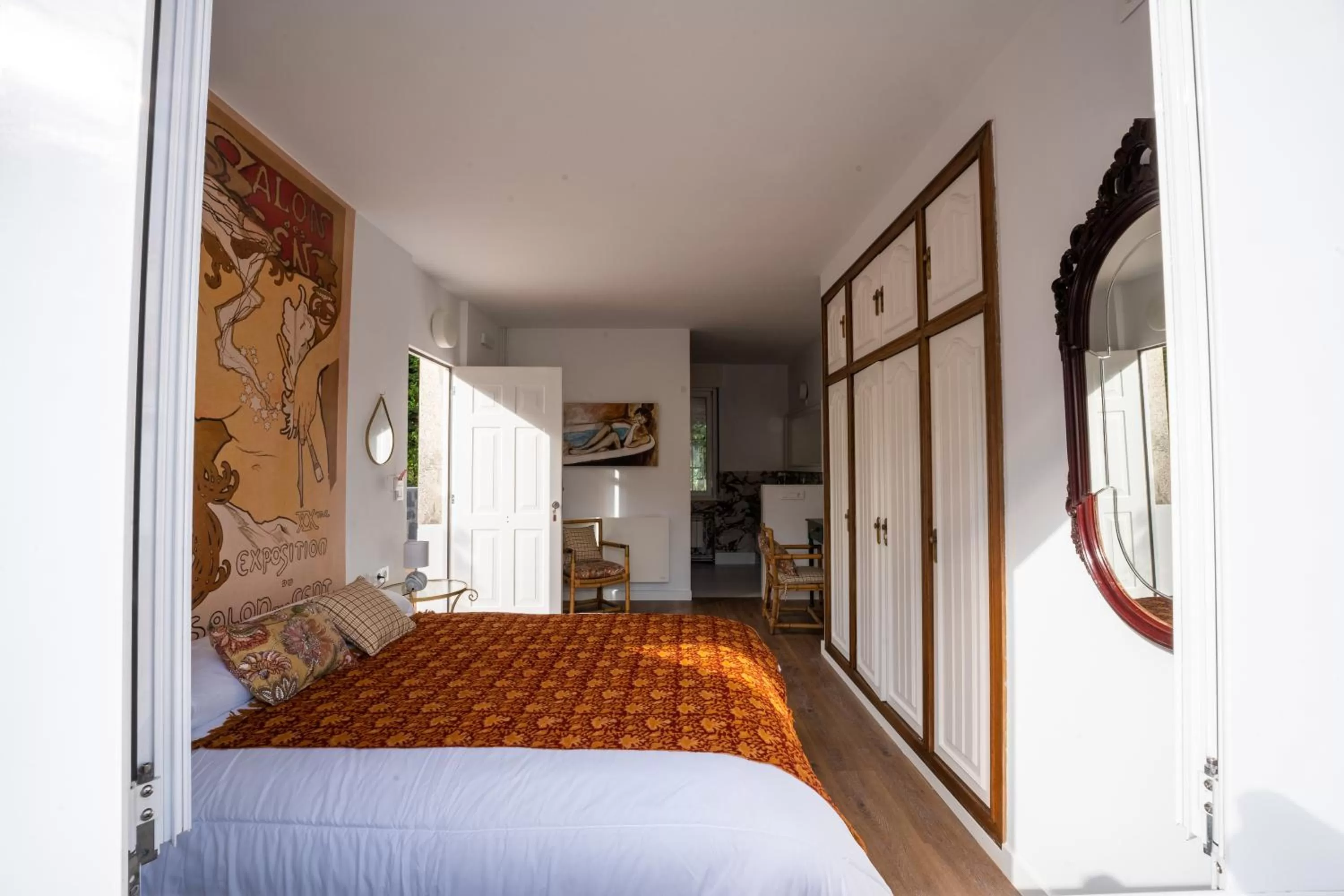 Photo of the whole room, Bed in finca dos Mares