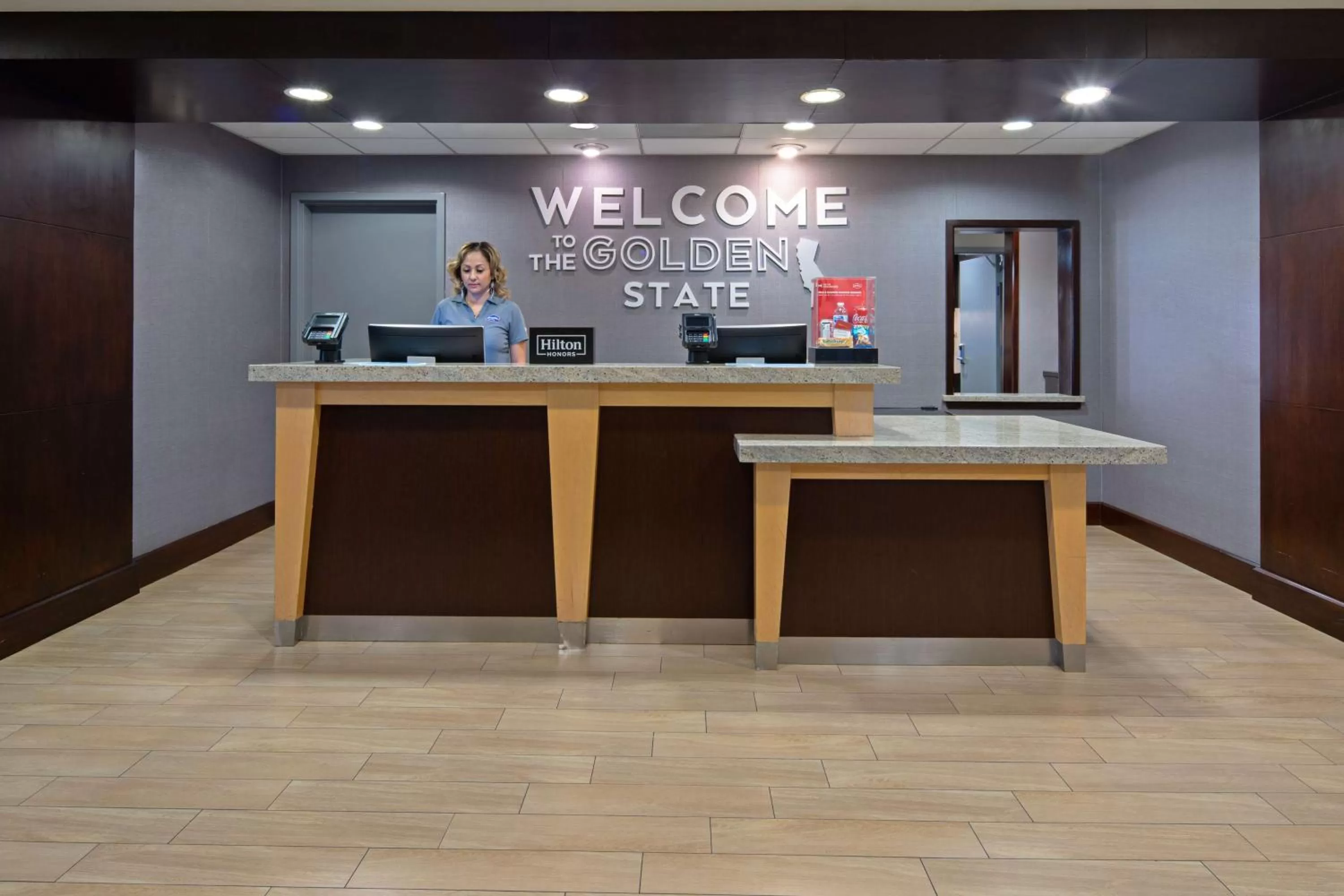Lobby or reception in Hampton Inn Visalia