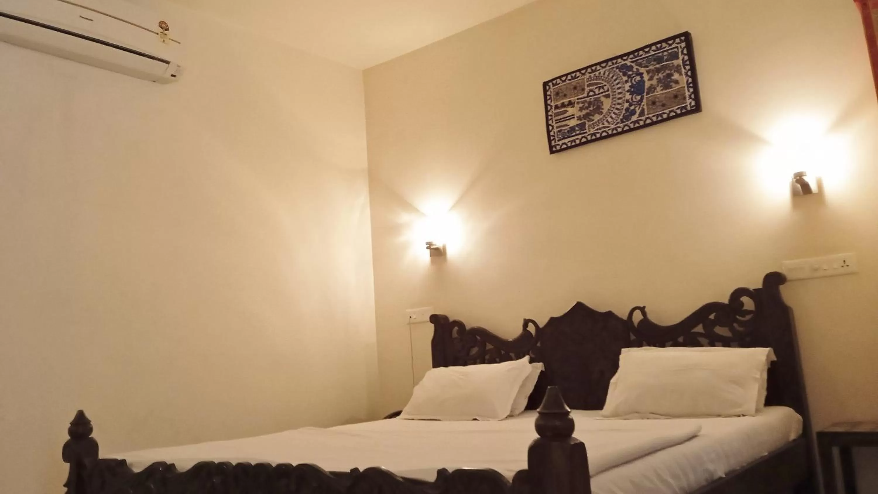 Bed in Rigmor haveli