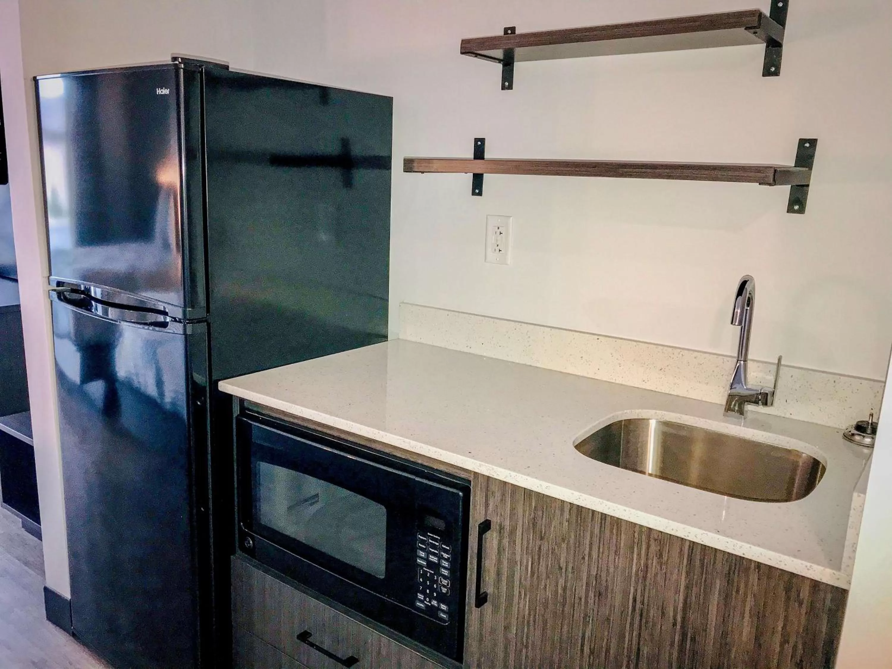 Kitchen or kitchenette, Kitchen/Kitchenette in Studio 6 Dublin, Ga