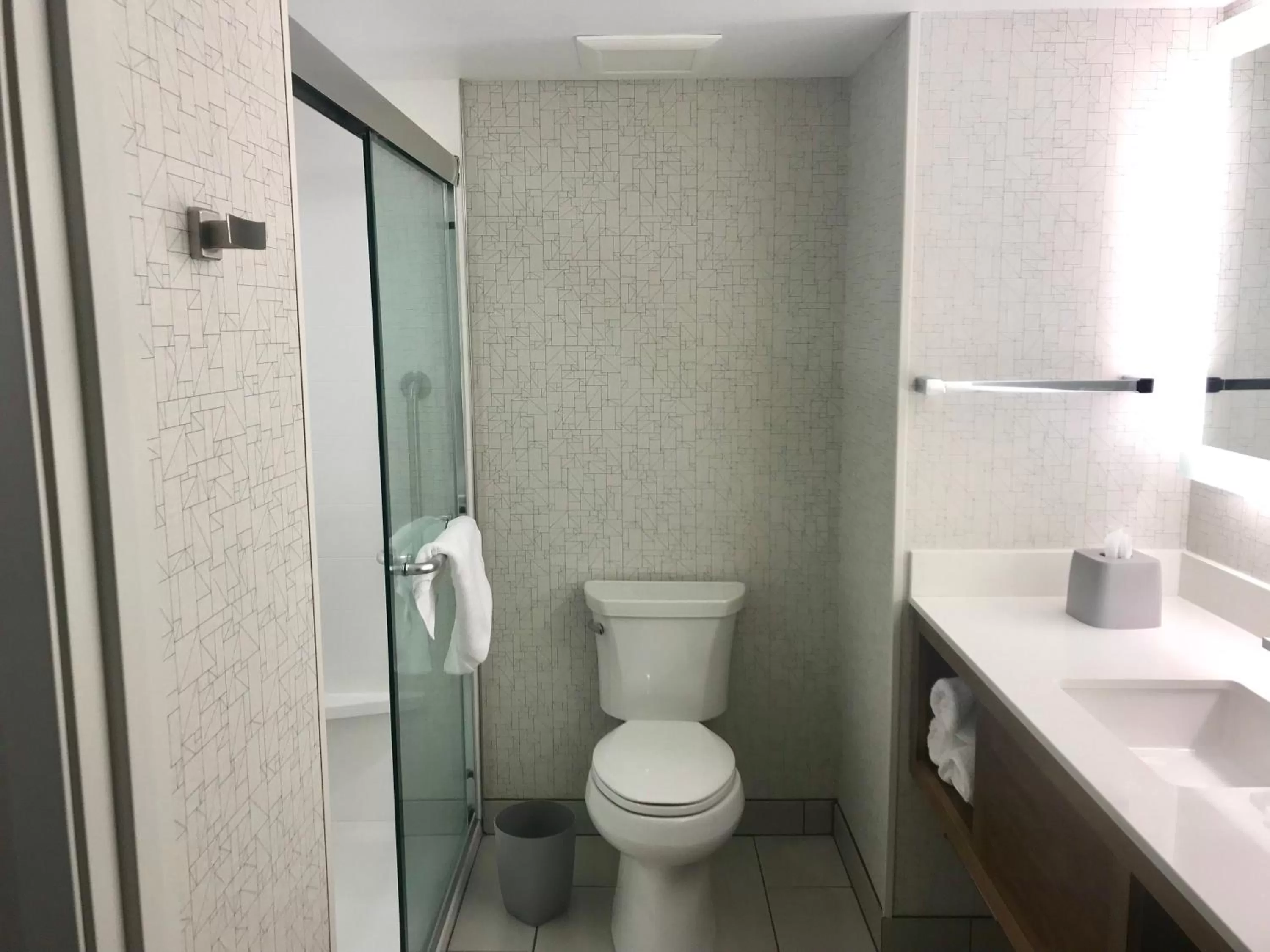 Bathroom in Holiday Inn Express & Suites Pasadena - Los Angeles by IHG