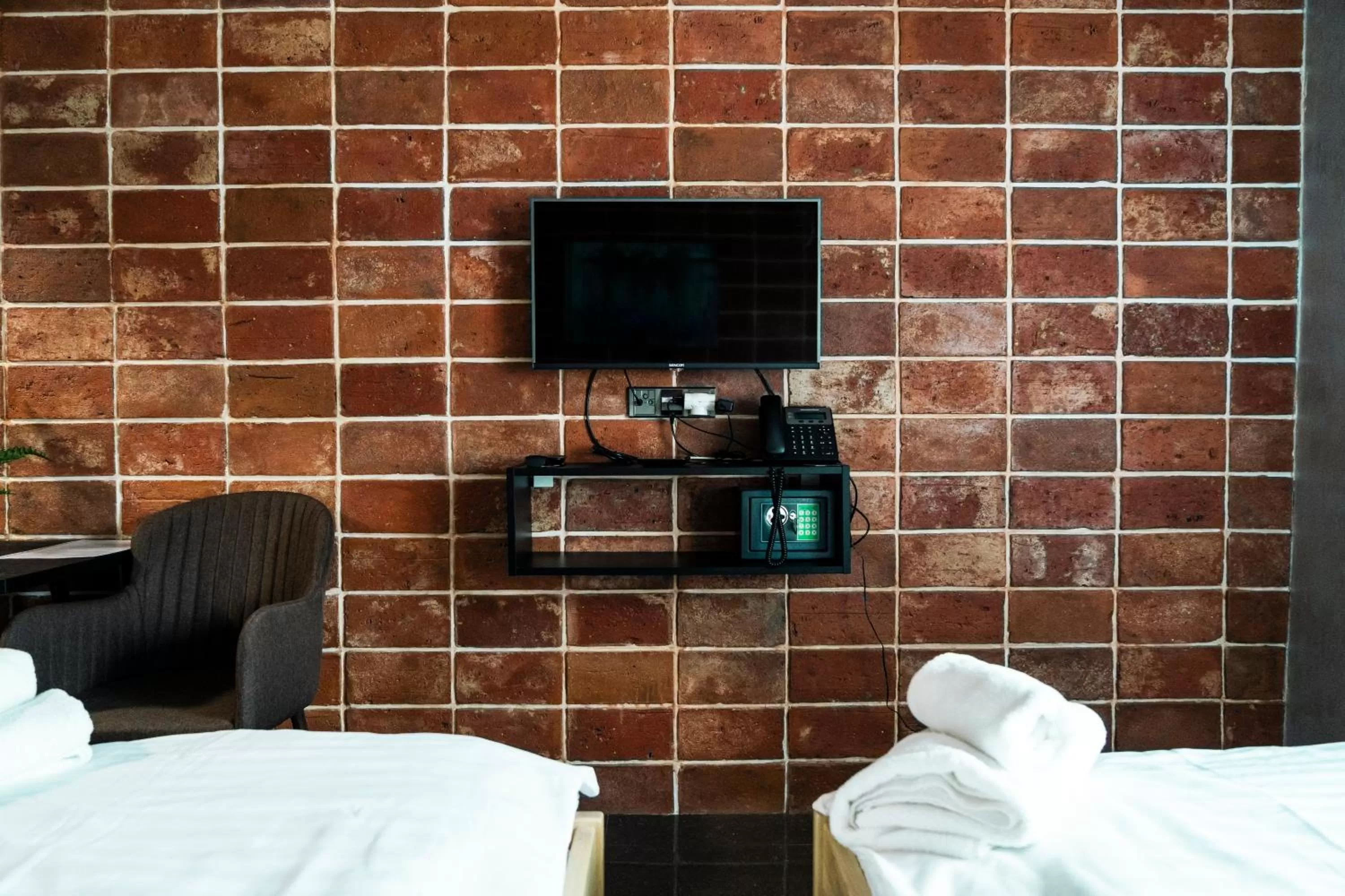 TV/Entertainment Center in Hotel JURKOS